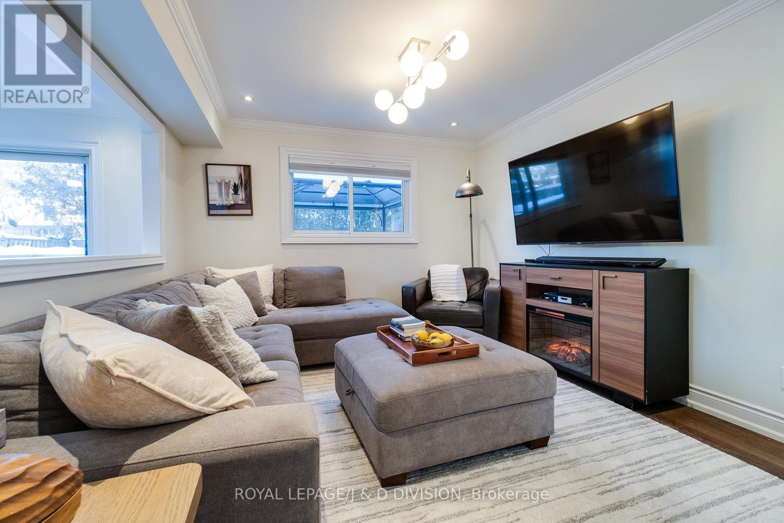 












365 LYNN PLACE

,
Oakville,




Ontario
L6H2C5

