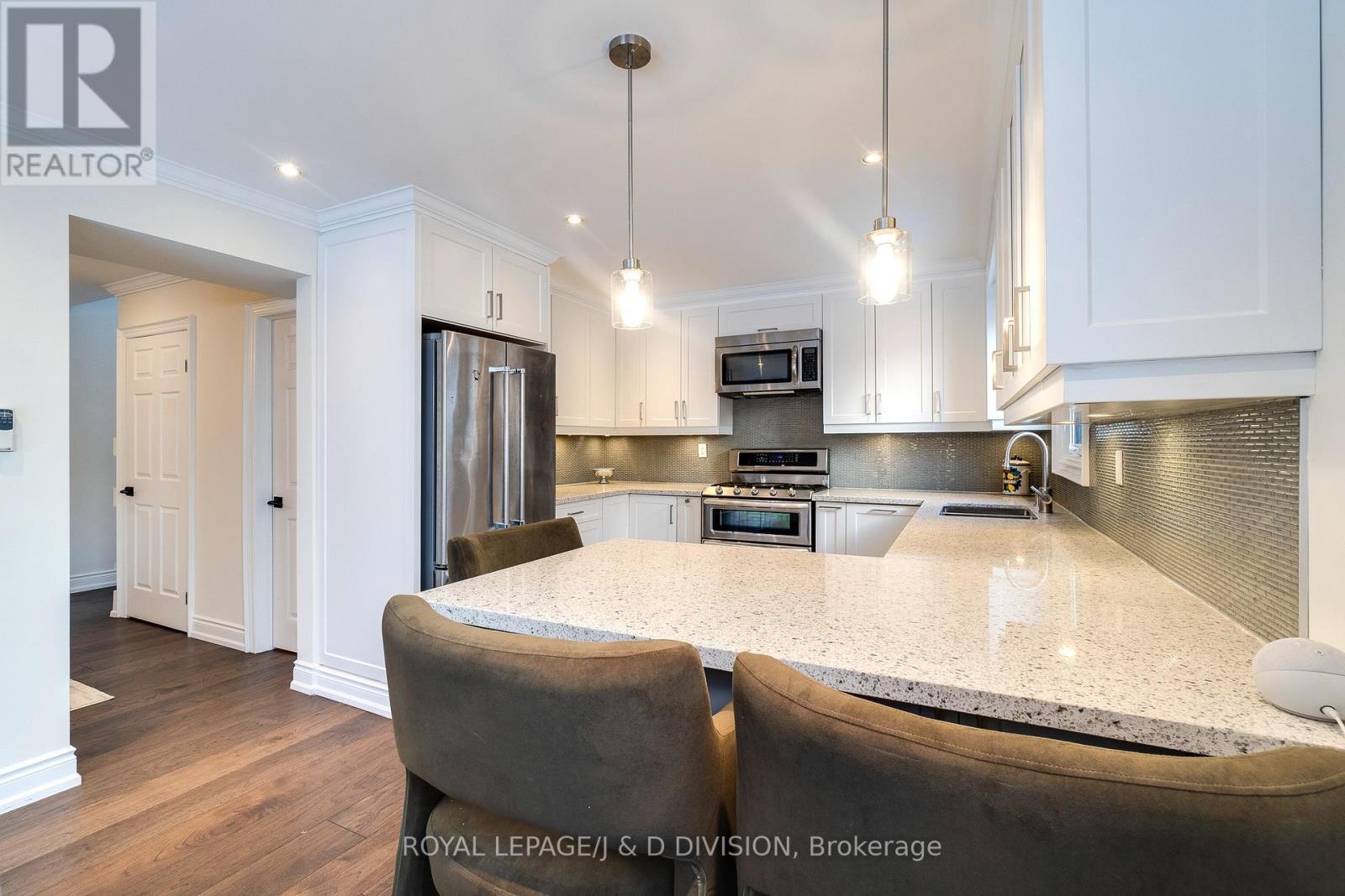 












365 LYNN PLACE

,
Oakville,




Ontario
L6H2C5

