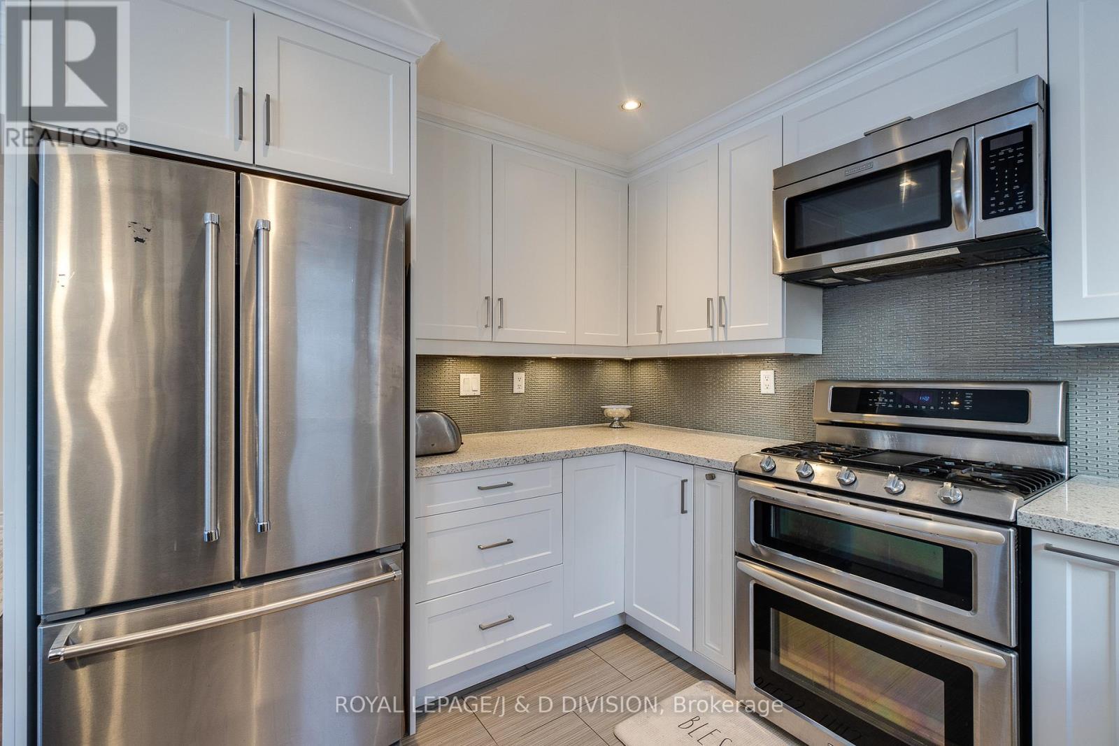 












365 LYNN PLACE

,
Oakville,




Ontario
L6H2C5

