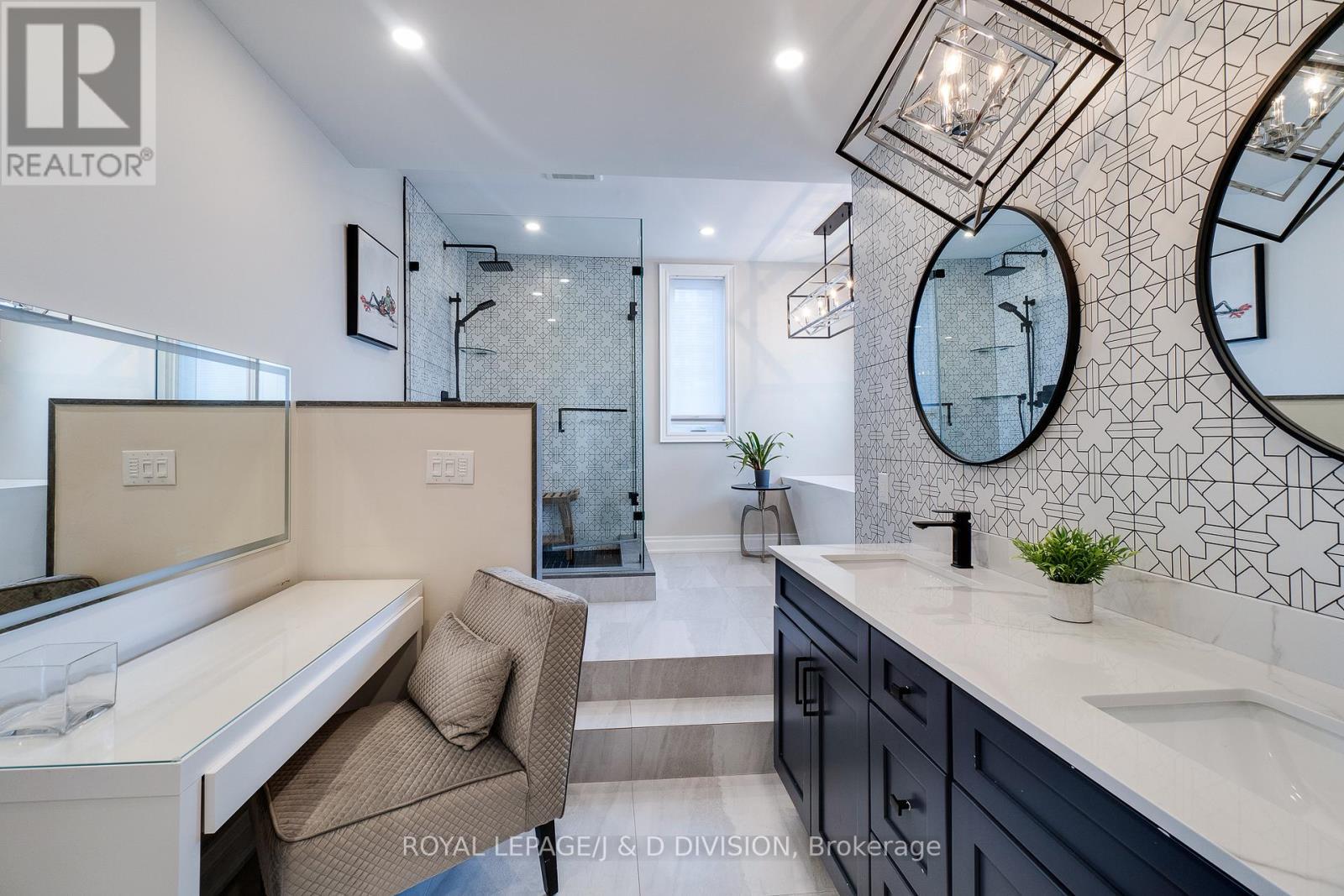 












365 LYNN PLACE

,
Oakville,




Ontario
L6H2C5

