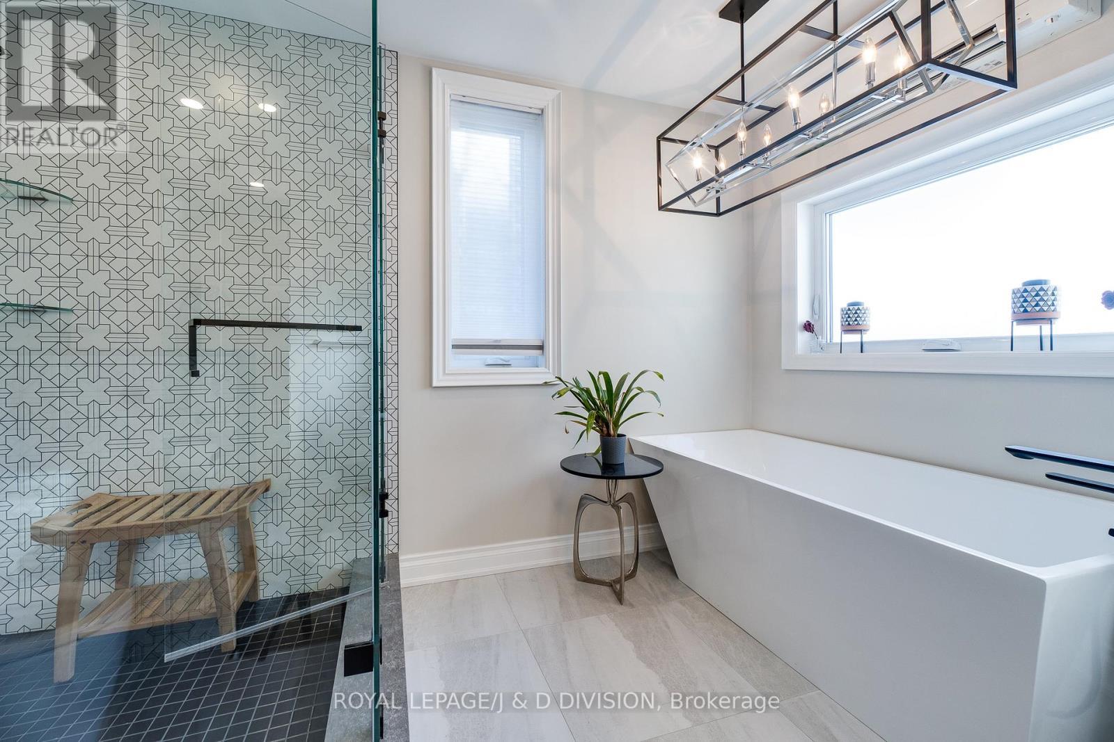 












365 LYNN PLACE

,
Oakville,




Ontario
L6H2C5

