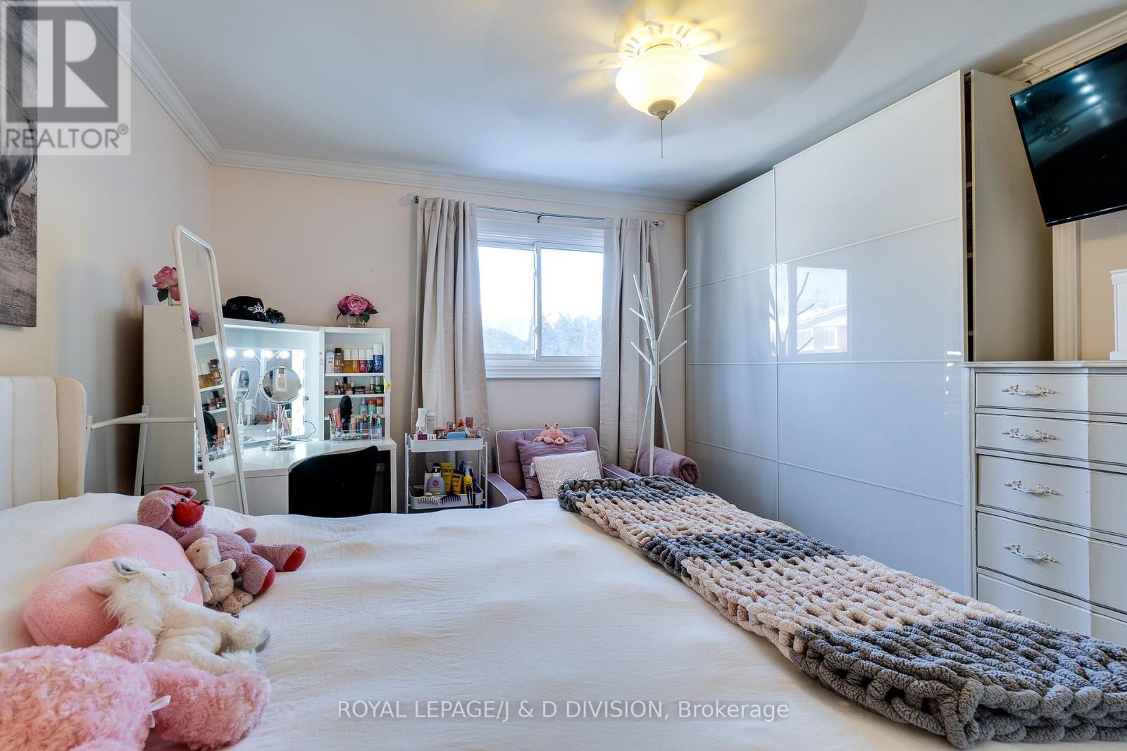 












365 LYNN PLACE

,
Oakville,




Ontario
L6H2C5

