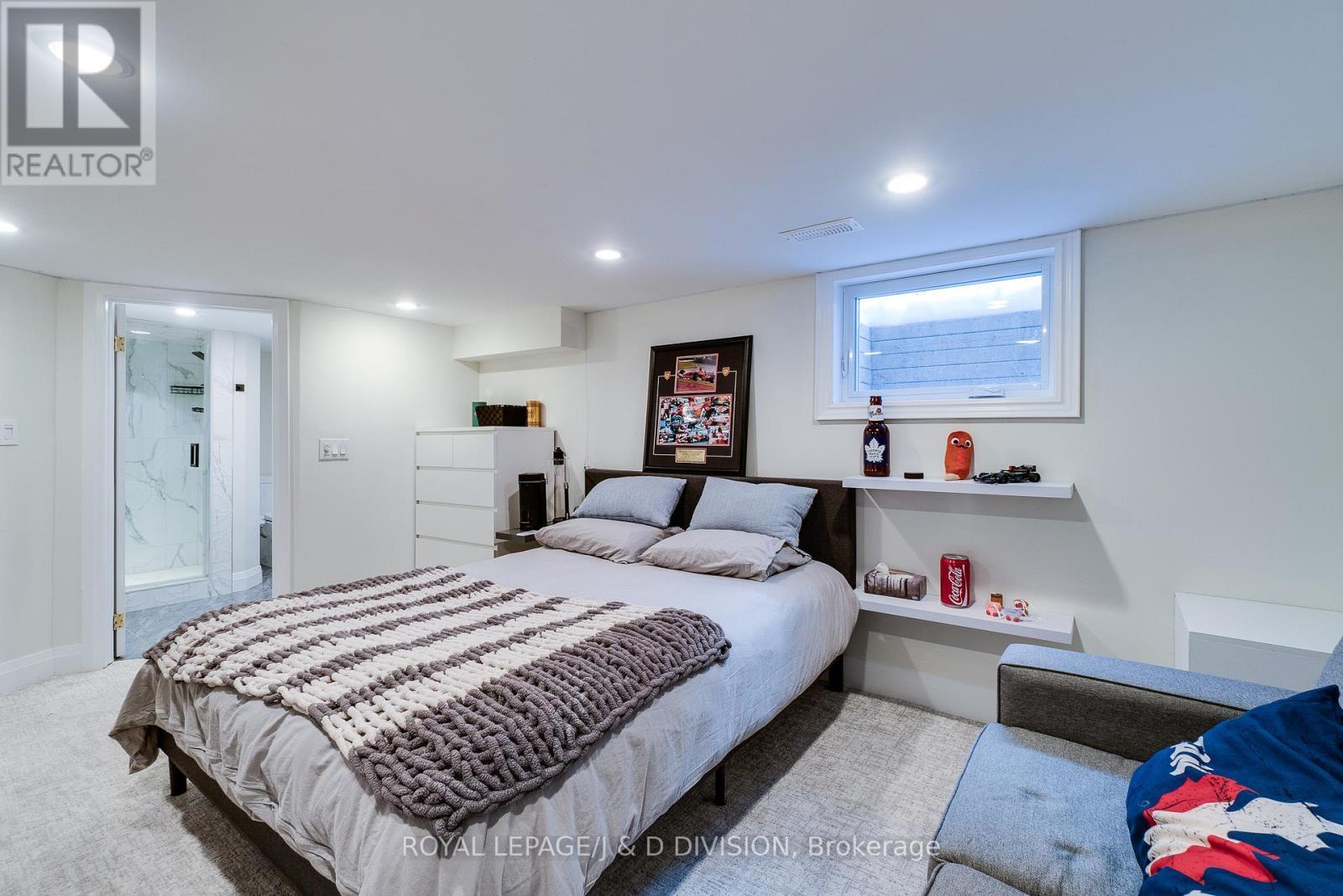 












365 LYNN PLACE

,
Oakville,




Ontario
L6H2C5

