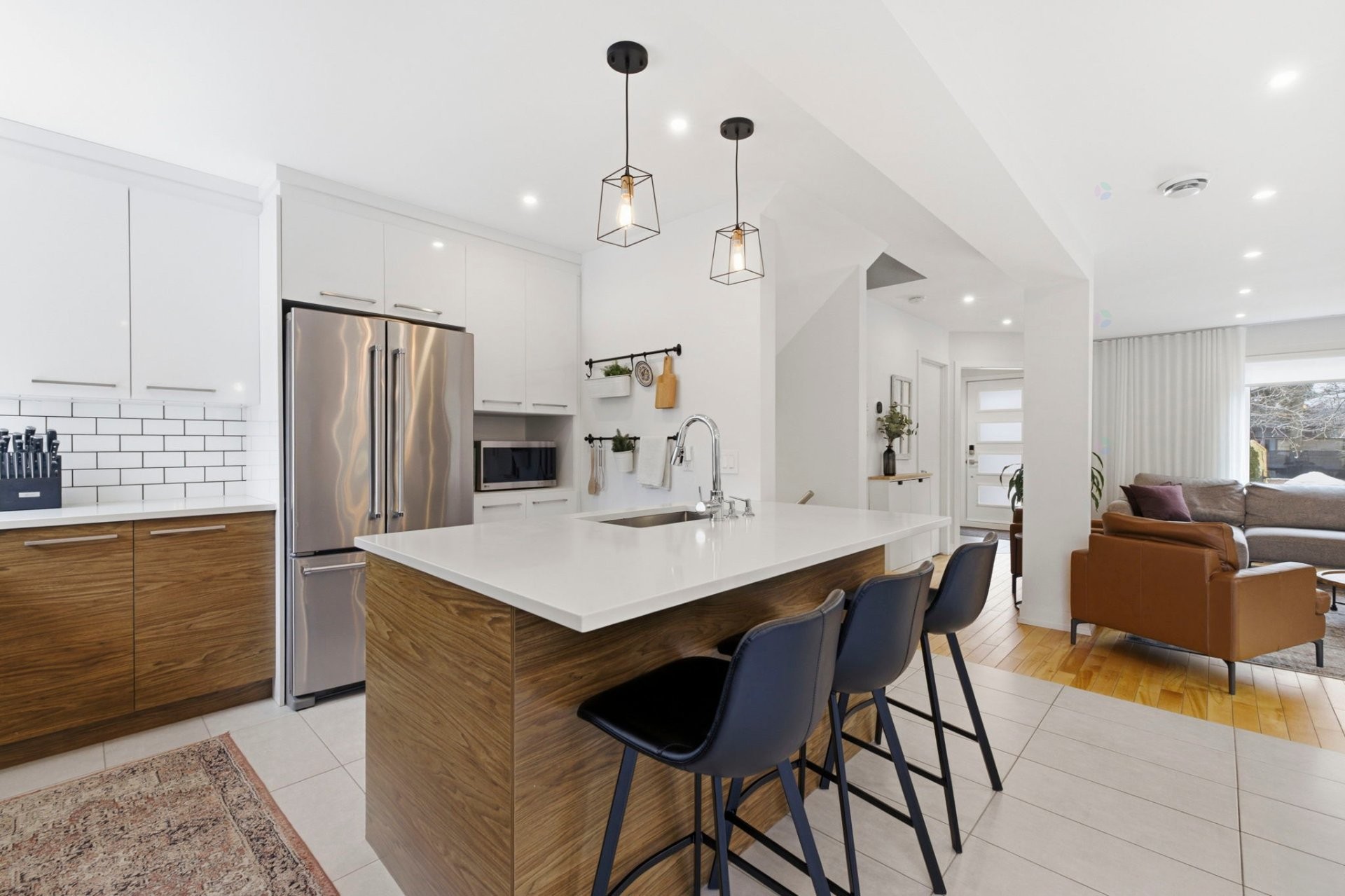 









1962


Rue des Lilas

,
Carignan,




QC
J3L5A8

