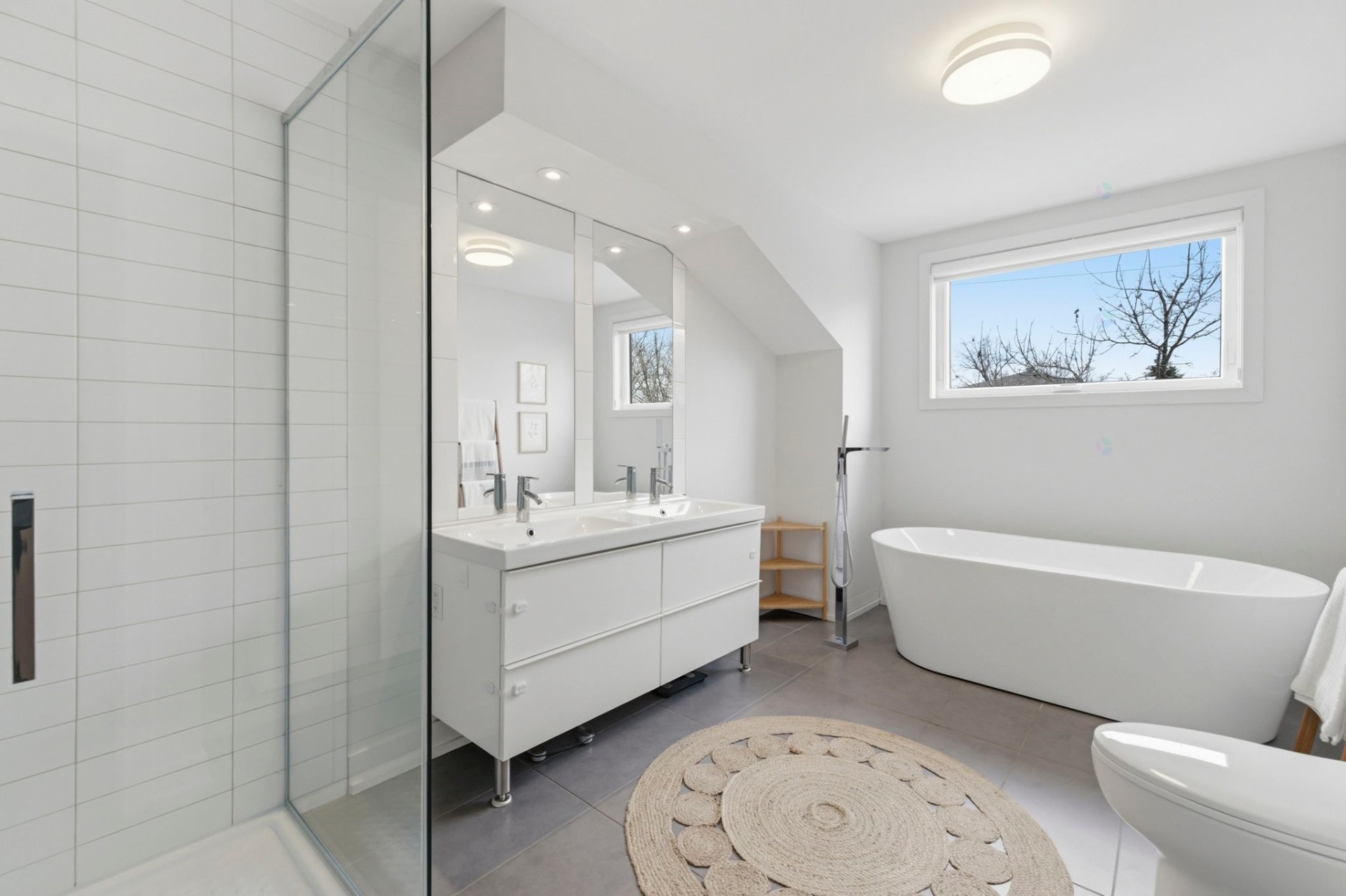 









1962


Rue des Lilas

,
Carignan,




QC
J3L5A8

