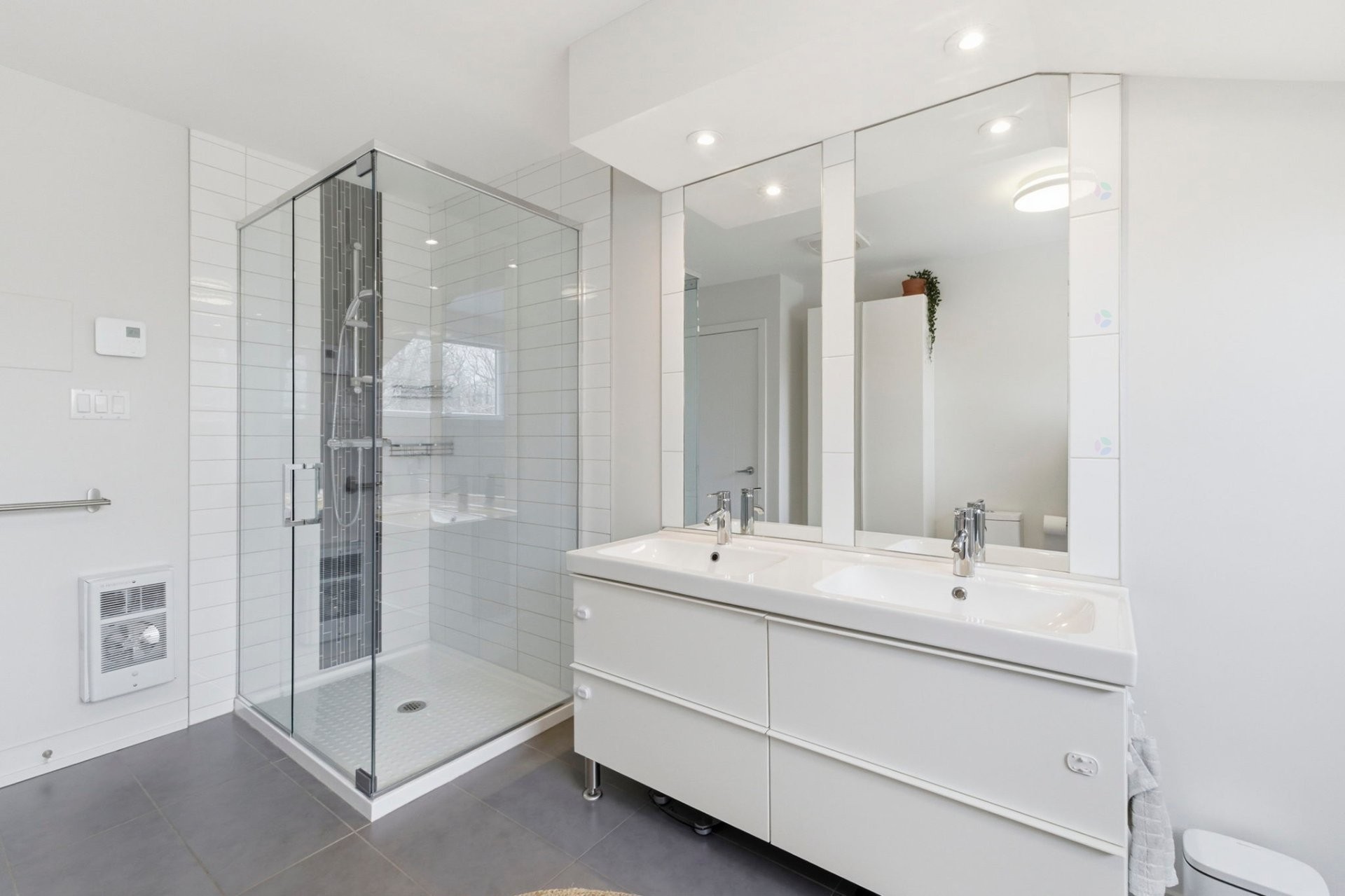 









1962


Rue des Lilas

,
Carignan,




QC
J3L5A8

