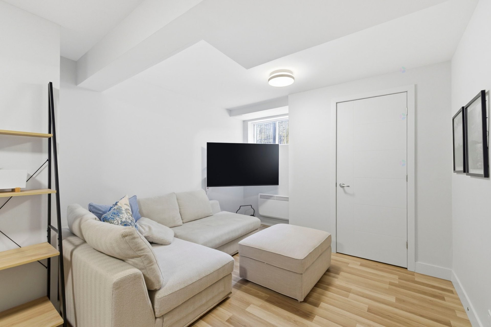 









1962


Rue des Lilas

,
Carignan,




QC
J3L5A8


