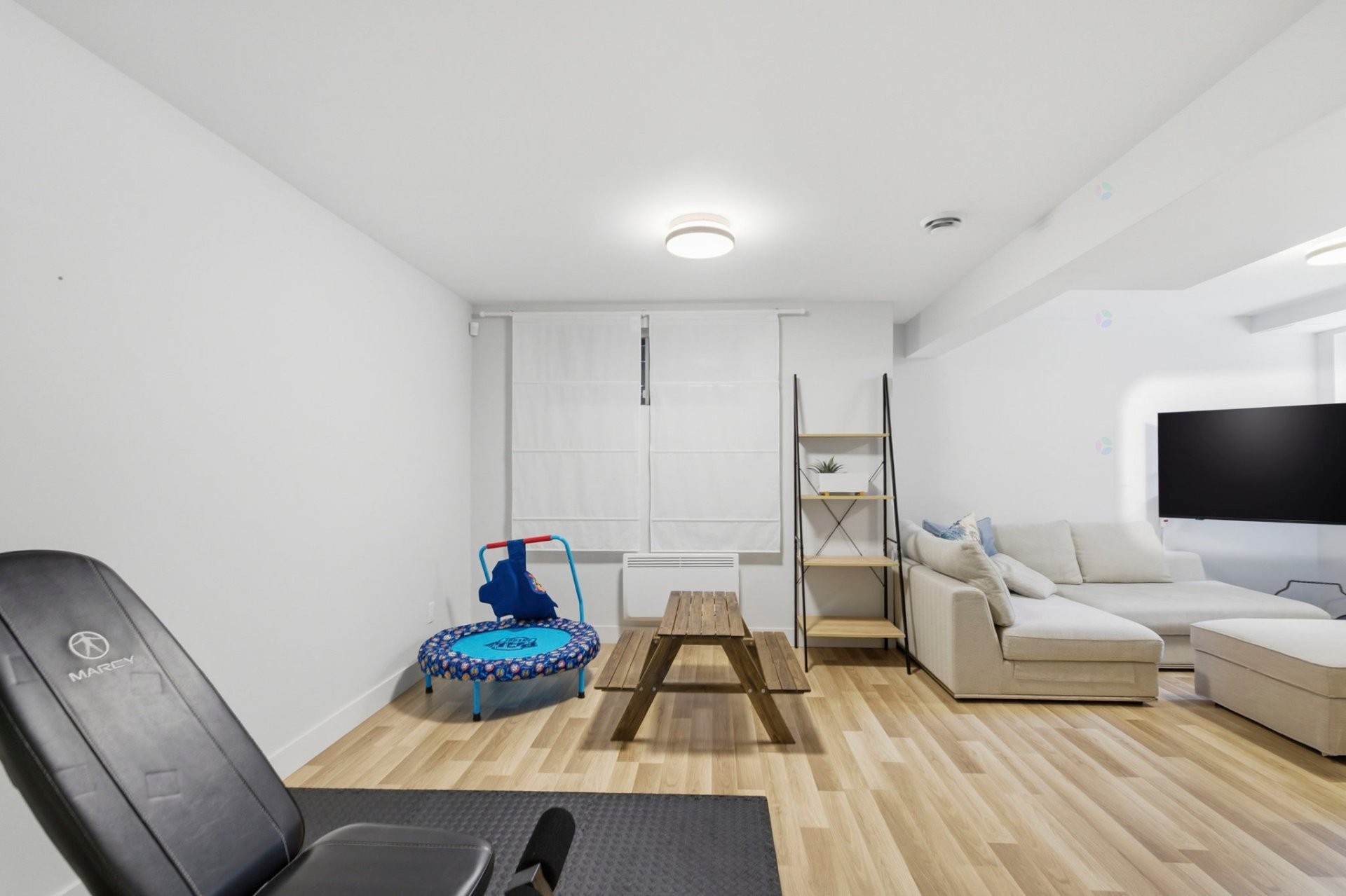 









1962


Rue des Lilas

,
Carignan,




QC
J3L5A8

