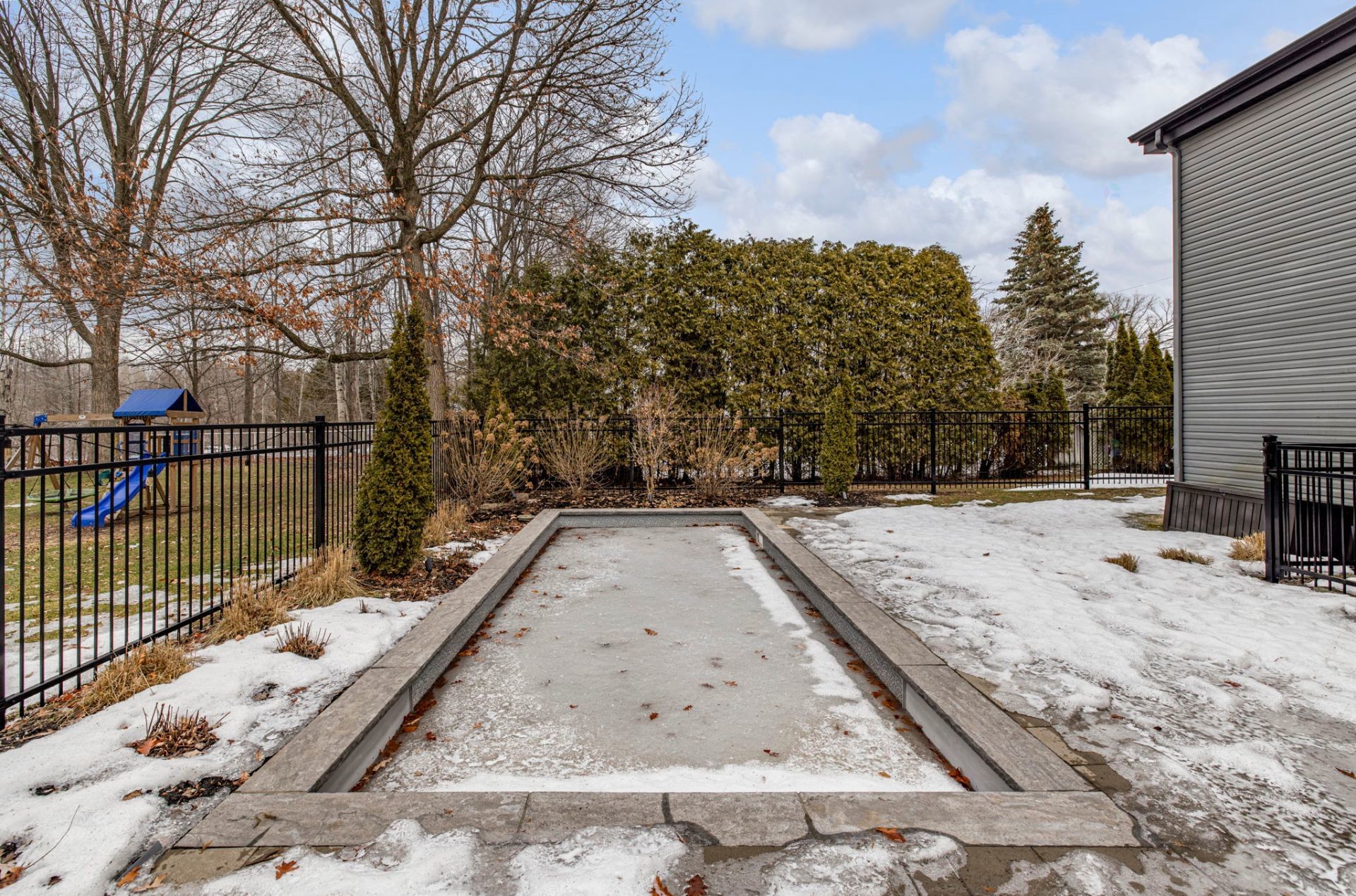 









1962


Rue des Lilas

,
Carignan,




QC
J3L5A8

