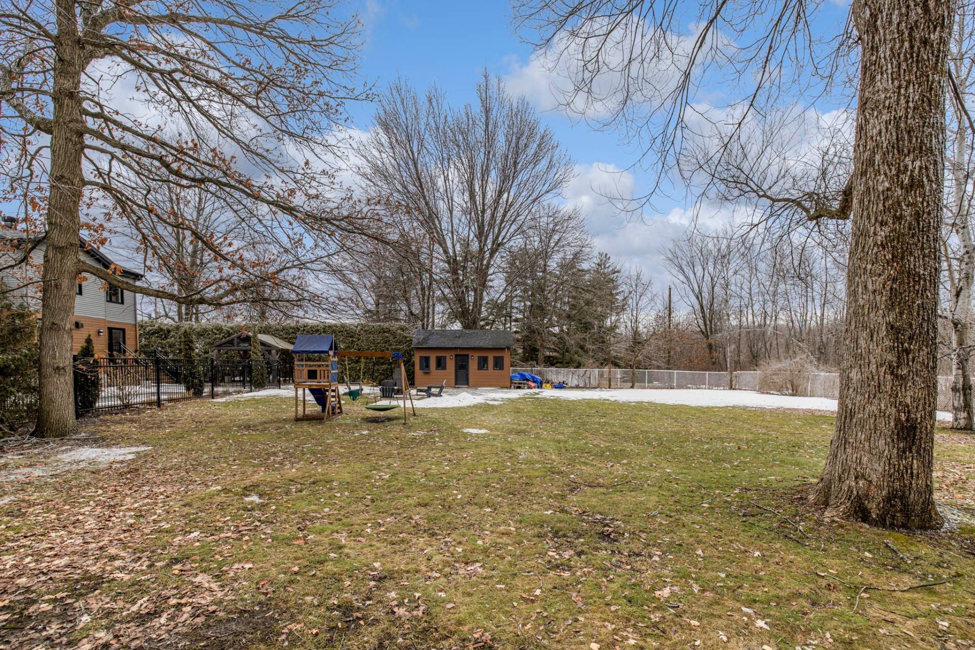 









1962


Rue des Lilas

,
Carignan,




QC
J3L5A8

