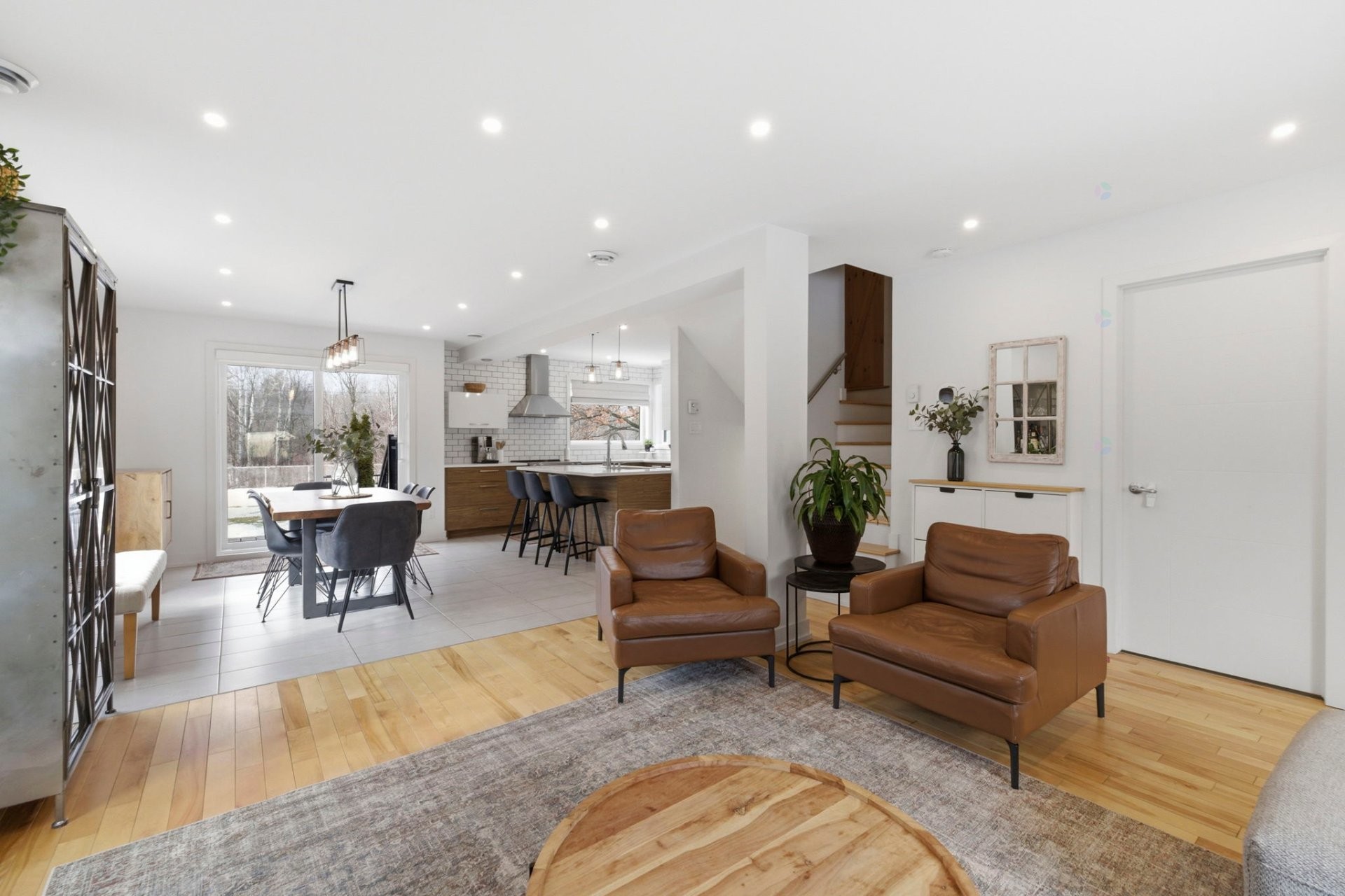 









1962


Rue des Lilas

,
Carignan,




QC
J3L5A8

