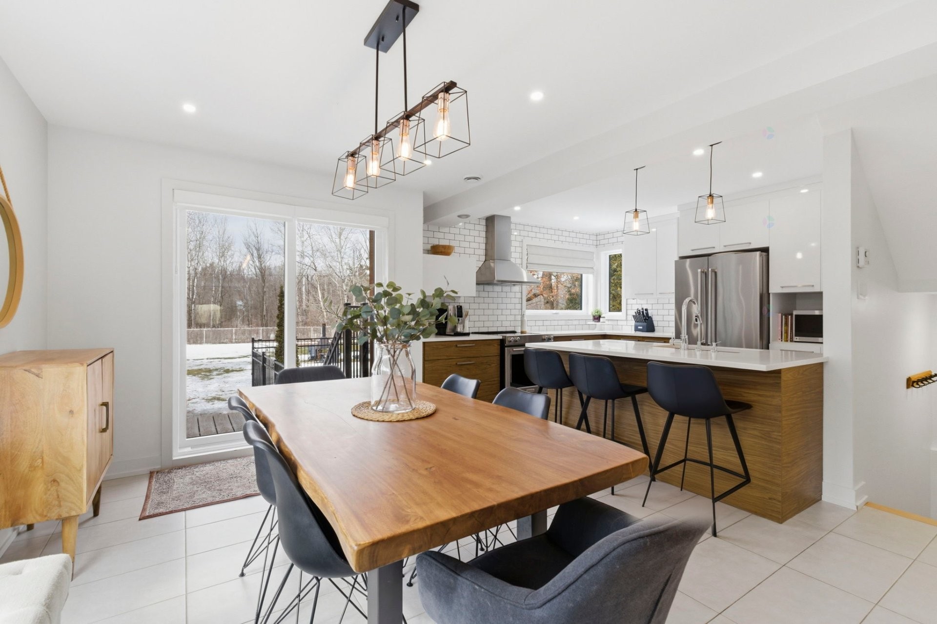 









1962


Rue des Lilas

,
Carignan,




QC
J3L5A8

