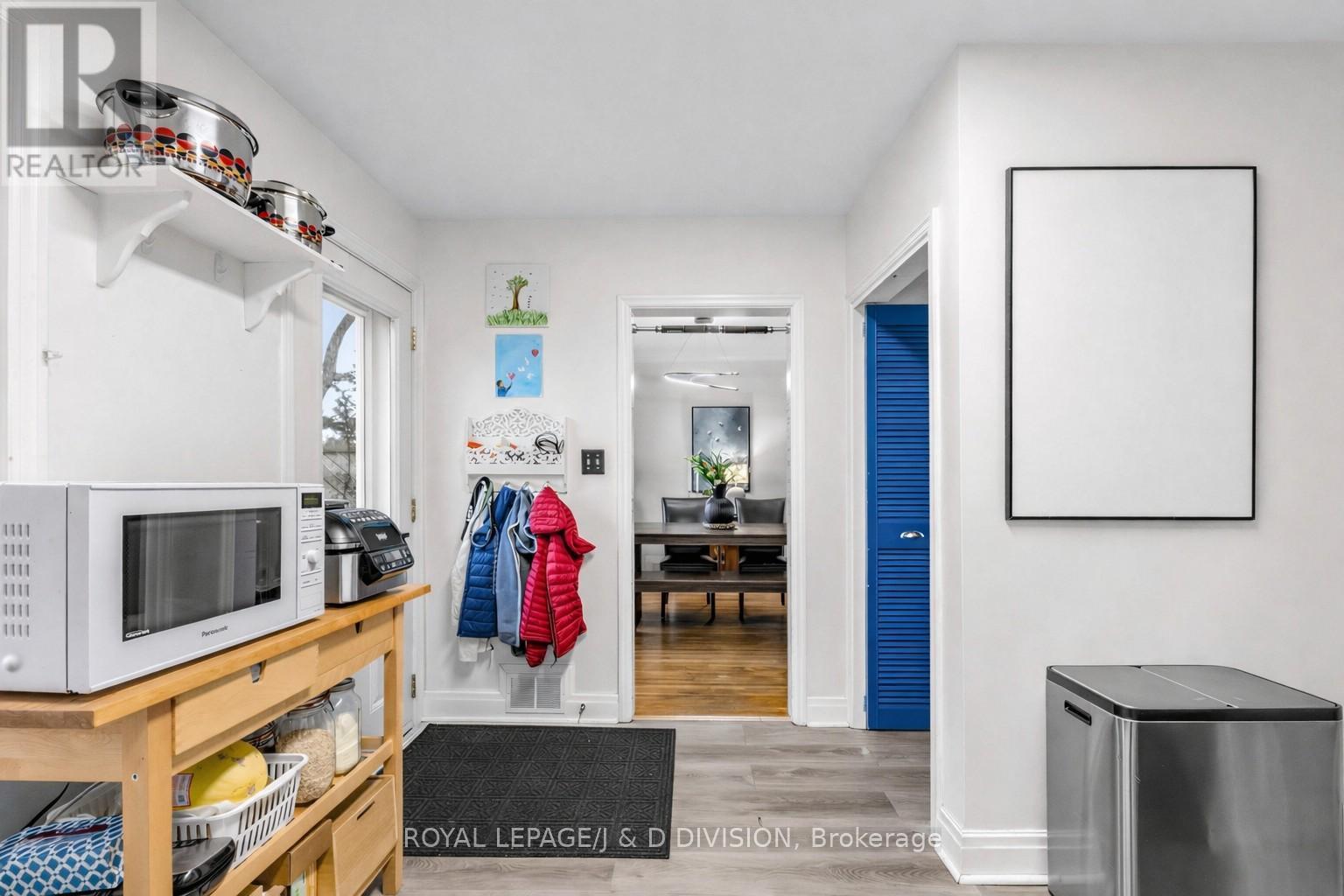 












92 TOWER DRIVE

,
Toronto,




Ontario
M1R3P2

