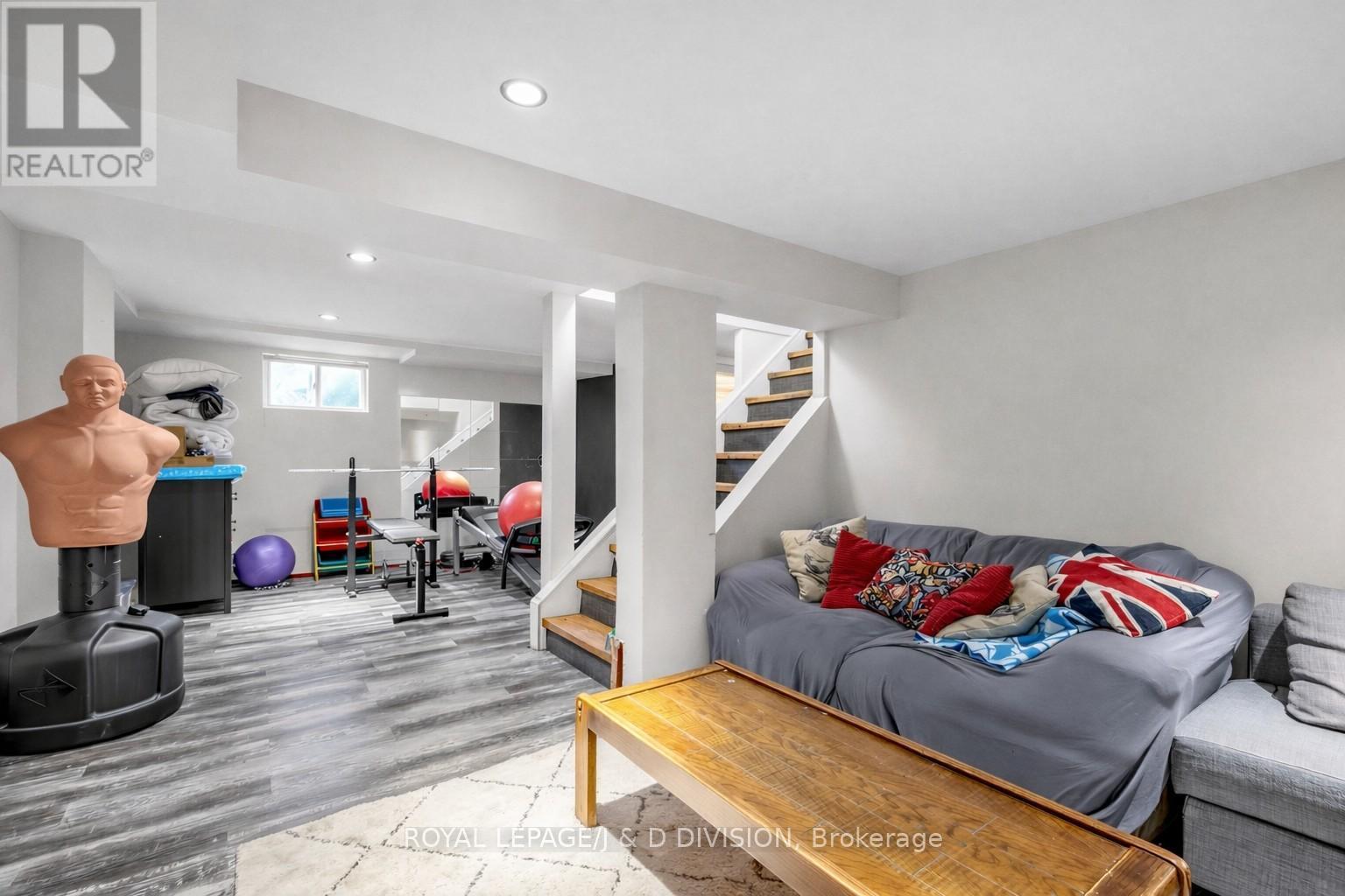 












92 TOWER DRIVE

,
Toronto,




Ontario
M1R3P2

