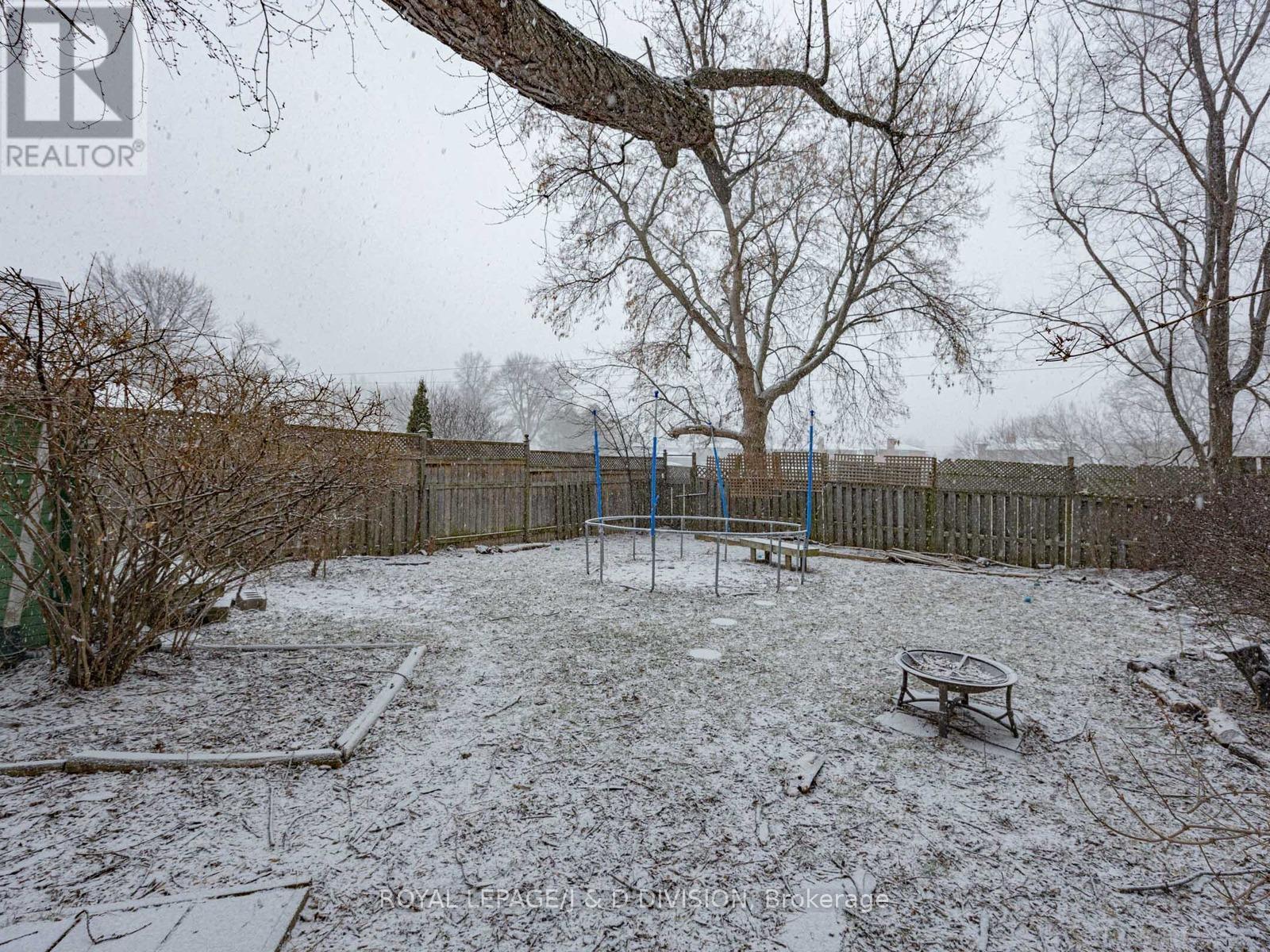 












92 TOWER DRIVE

,
Toronto,




Ontario
M1R3P2

