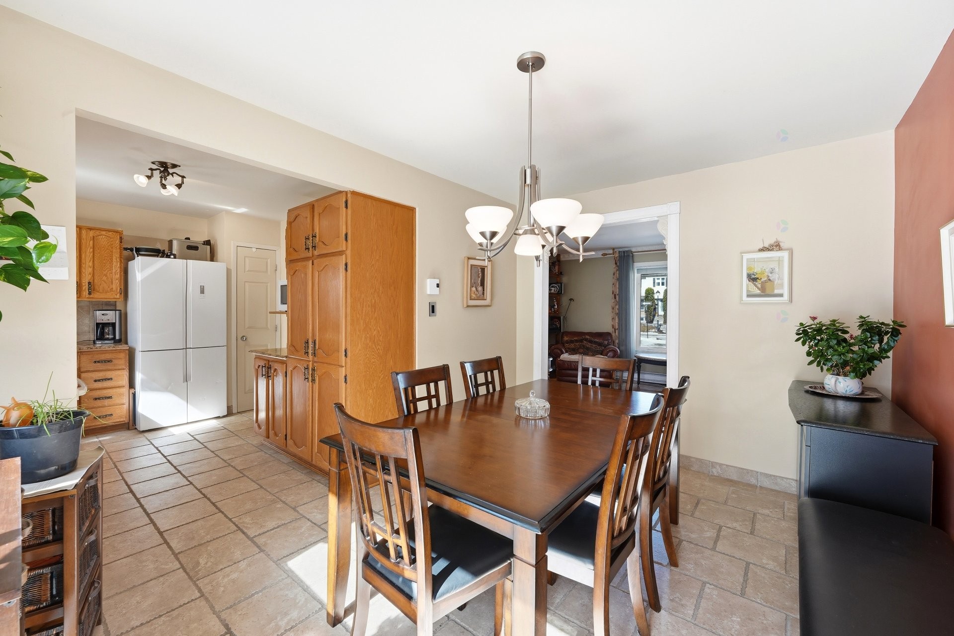 









517


Rue Beausoleil

,
Montréal (Rivière-des-Prairies/Pointe-aux-Trembles),




QC
H1A4G4

