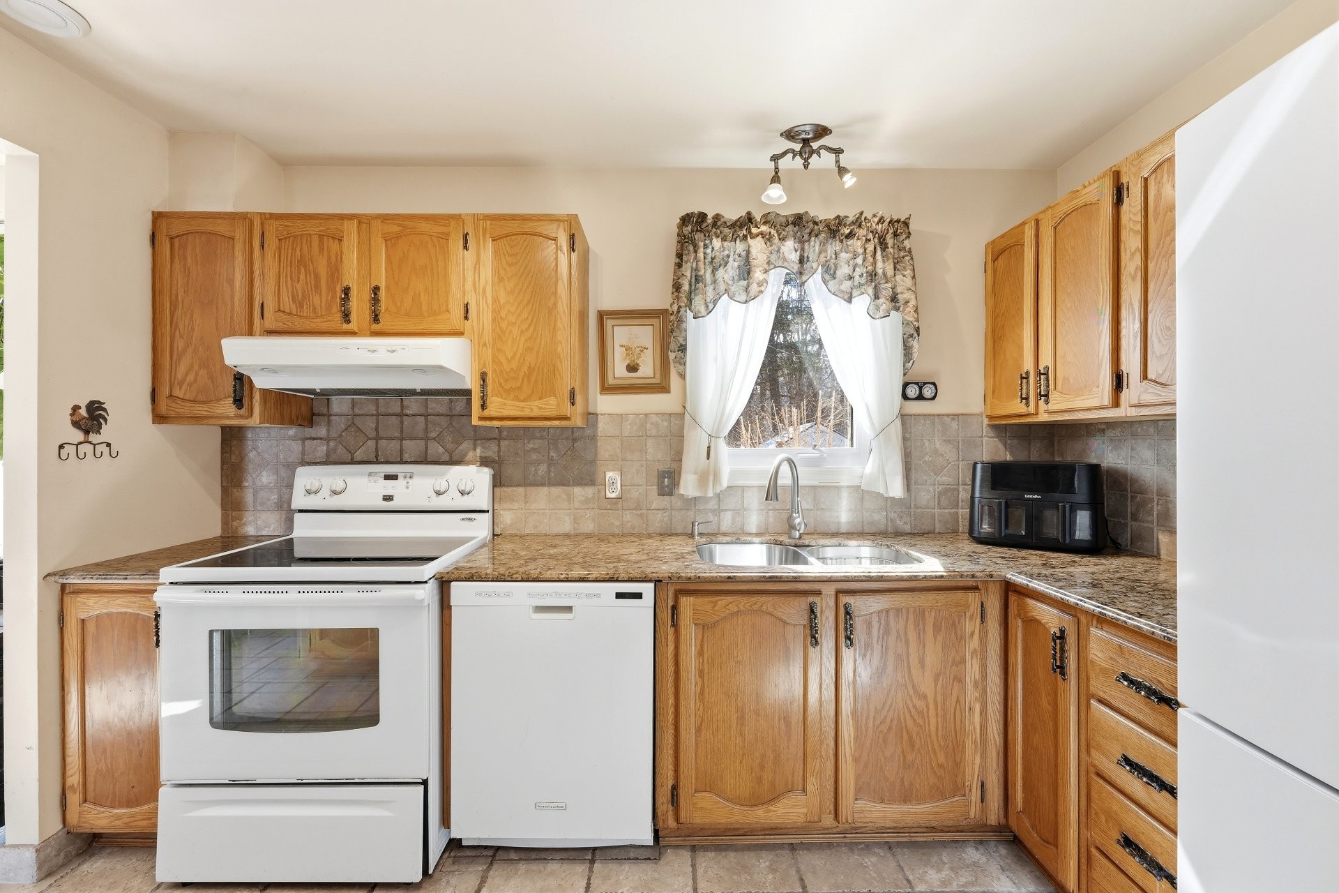 









517


Rue Beausoleil

,
Montréal (Rivière-des-Prairies/Pointe-aux-Trembles),




QC
H1A4G4


