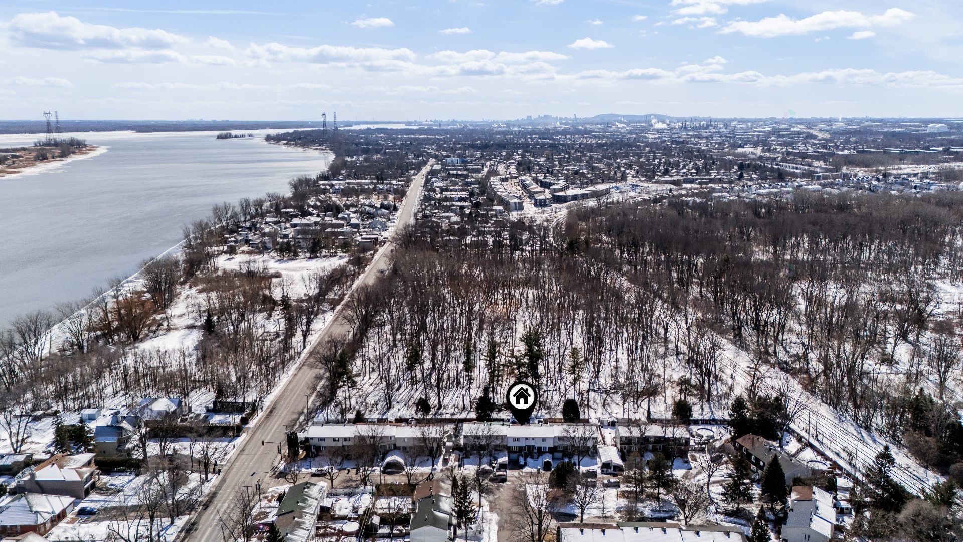 









517


Rue Beausoleil

,
Montréal (Rivière-des-Prairies/Pointe-aux-Trembles),




QC
H1A4G4


