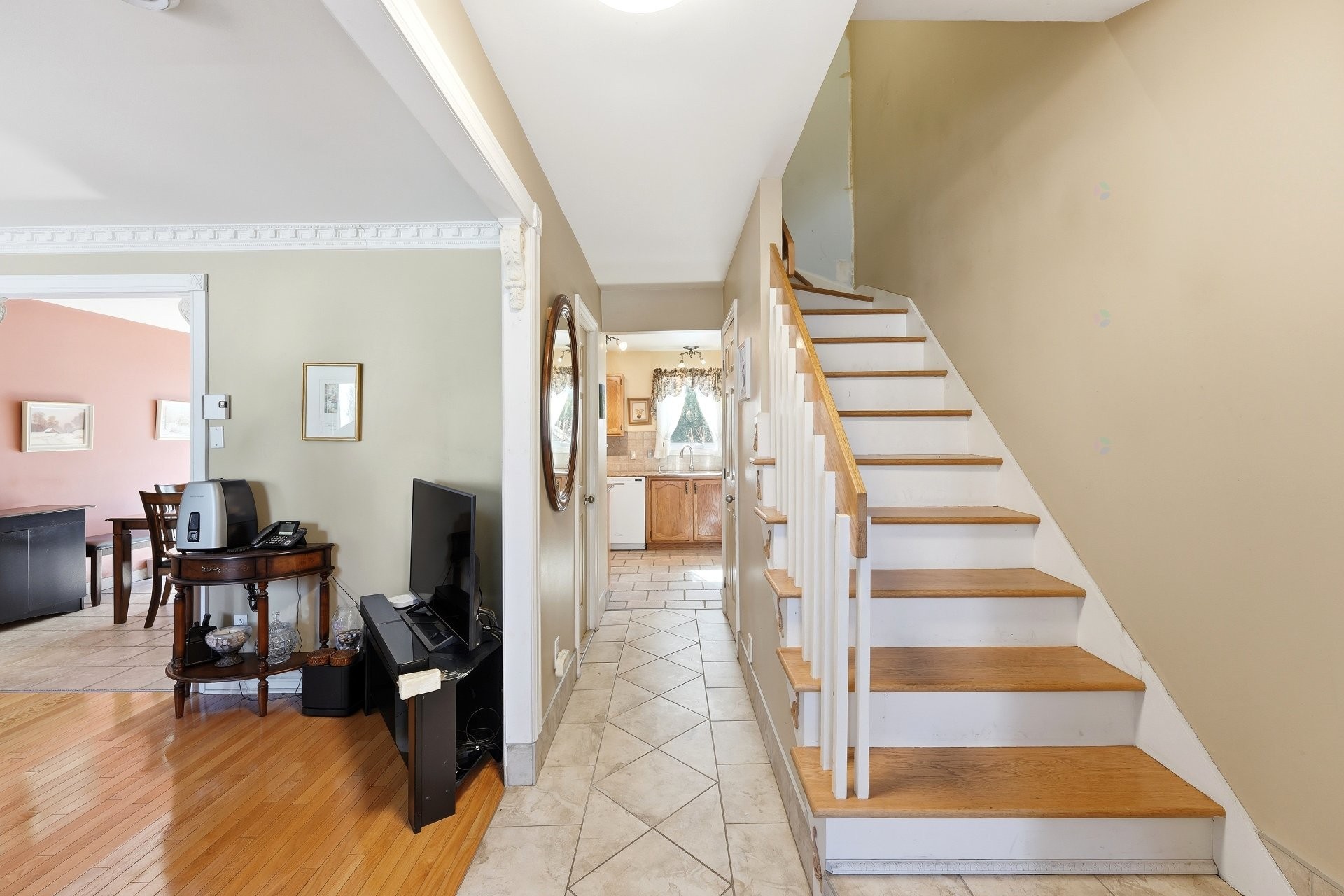 









517


Rue Beausoleil

,
Montréal (Rivière-des-Prairies/Pointe-aux-Trembles),




QC
H1A4G4

