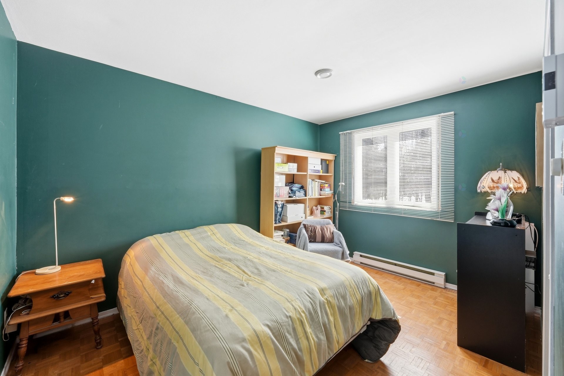 









517


Rue Beausoleil

,
Montréal (Rivière-des-Prairies/Pointe-aux-Trembles),




QC
H1A4G4

