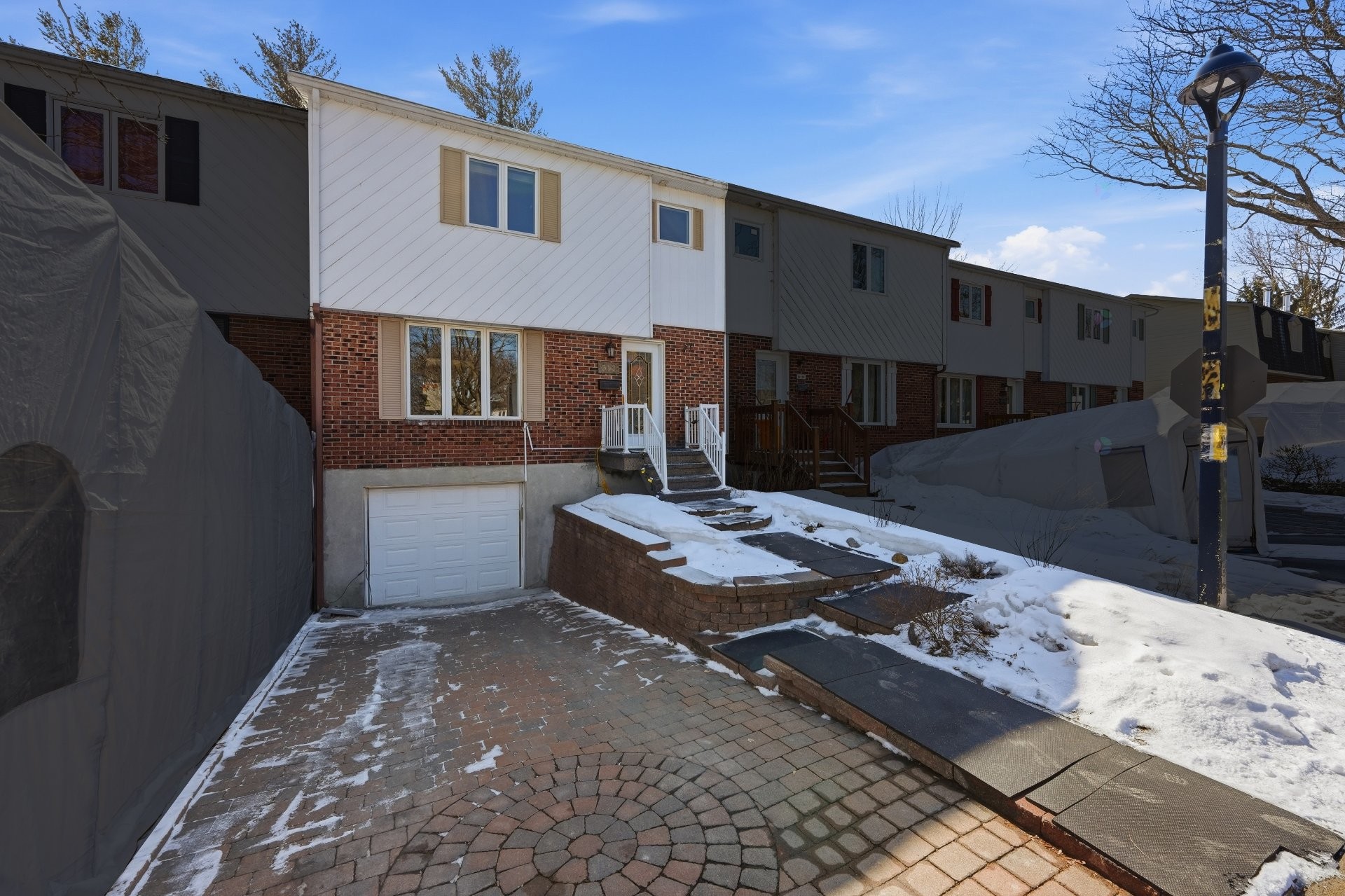 









517


Rue Beausoleil

,
Montréal (Rivière-des-Prairies/Pointe-aux-Trembles),




QC
H1A4G4

