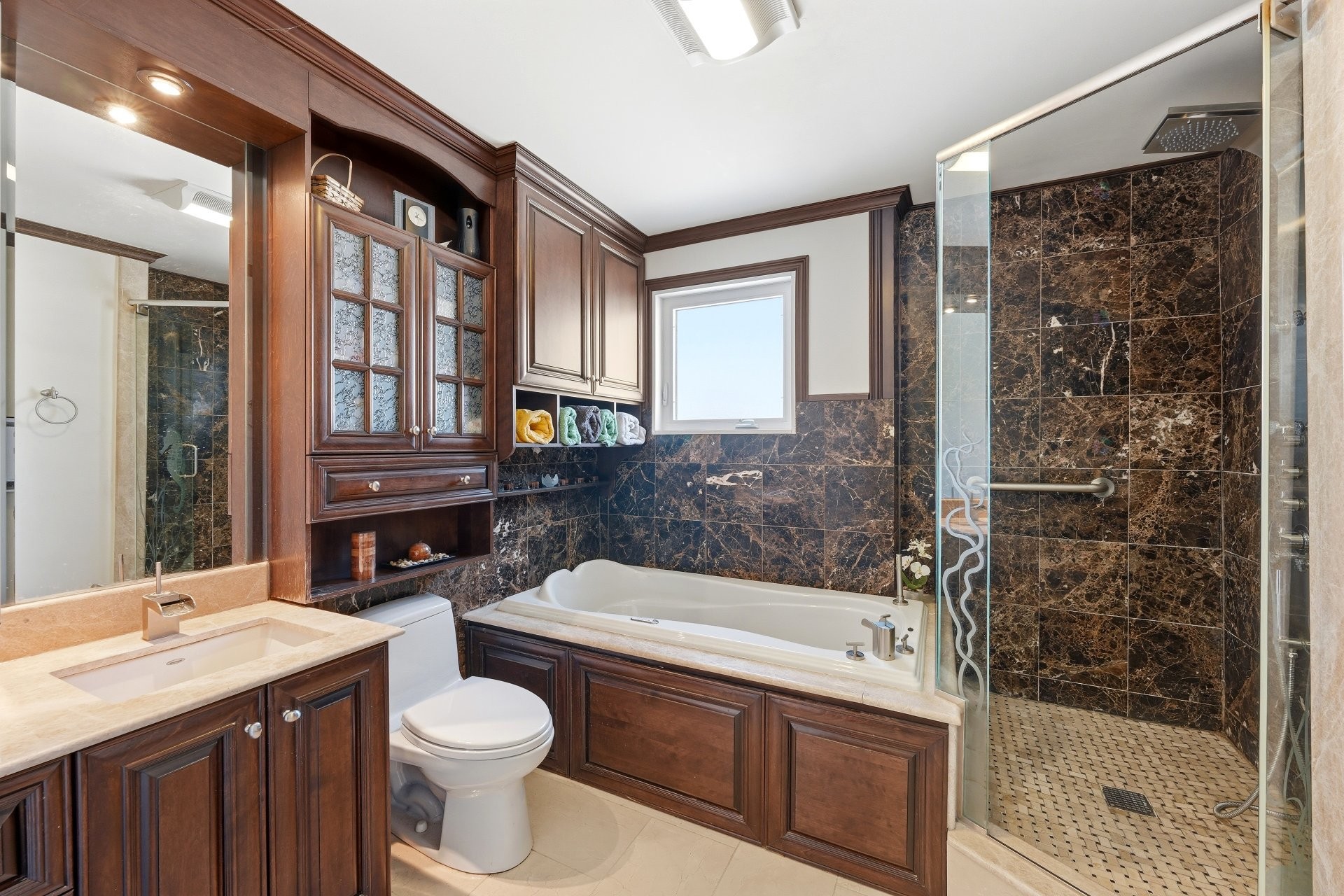 









517


Rue Beausoleil

,
Montréal (Rivière-des-Prairies/Pointe-aux-Trembles),




QC
H1A4G4

