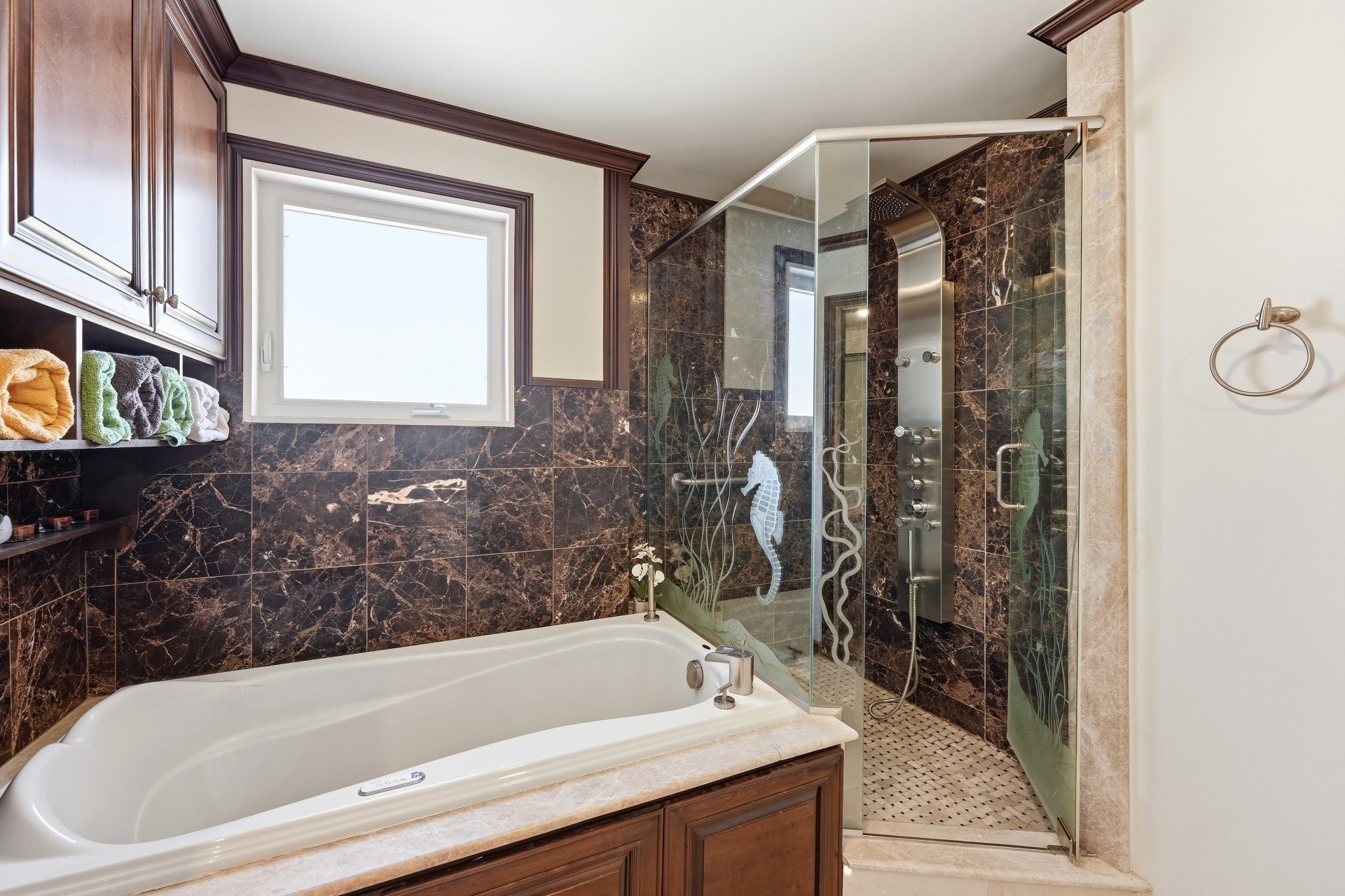









517


Rue Beausoleil

,
Montréal (Rivière-des-Prairies/Pointe-aux-Trembles),




QC
H1A4G4


