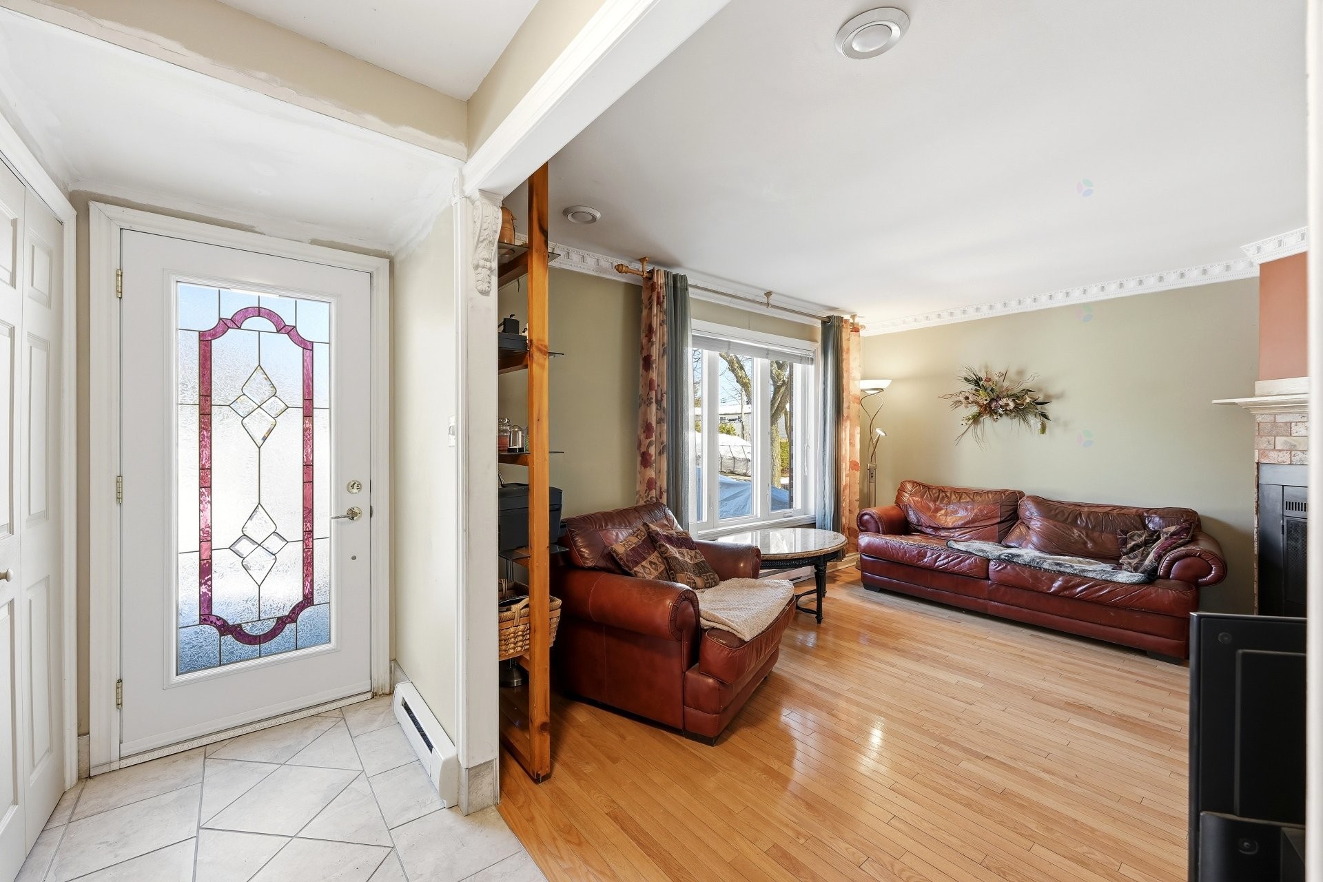 









517


Rue Beausoleil

,
Montréal (Rivière-des-Prairies/Pointe-aux-Trembles),




QC
H1A4G4

