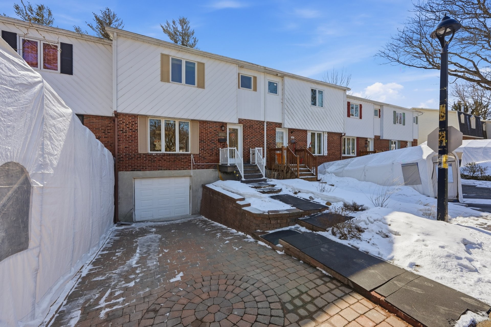 









517


Rue Beausoleil

,
Montréal (Rivière-des-Prairies/Pointe-aux-Trembles),




QC
H1A4G4

