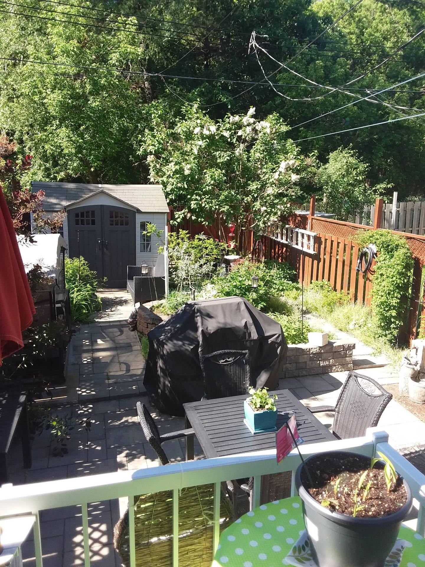 









517


Rue Beausoleil

,
Montréal (Rivière-des-Prairies/Pointe-aux-Trembles),




QC
H1A4G4

