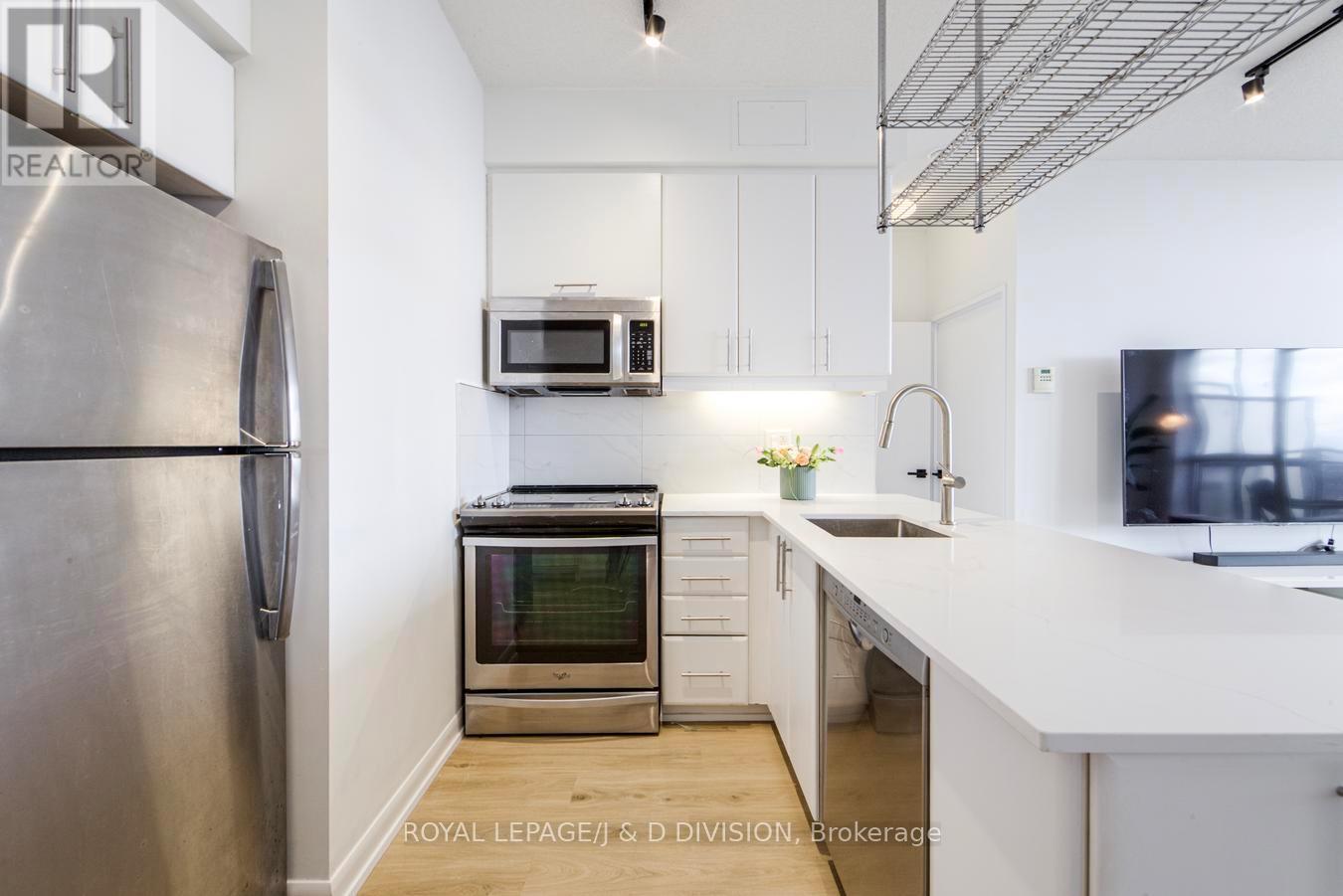 












3100 - 33 SHEPPARD AVENUE E

,
Toronto,




Ontario
M2N7K1

