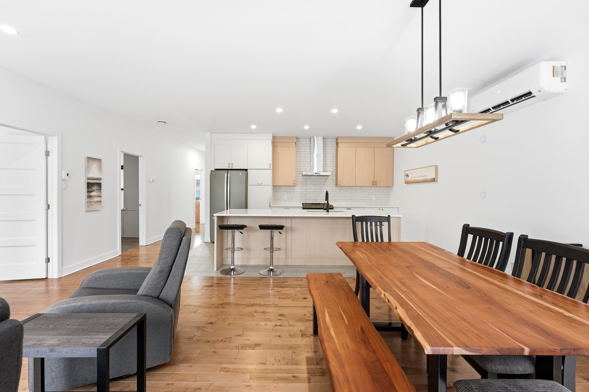 









3865


Rue Léon-Landry

,
Sainte-Julienne,




QC
J0K2T0

