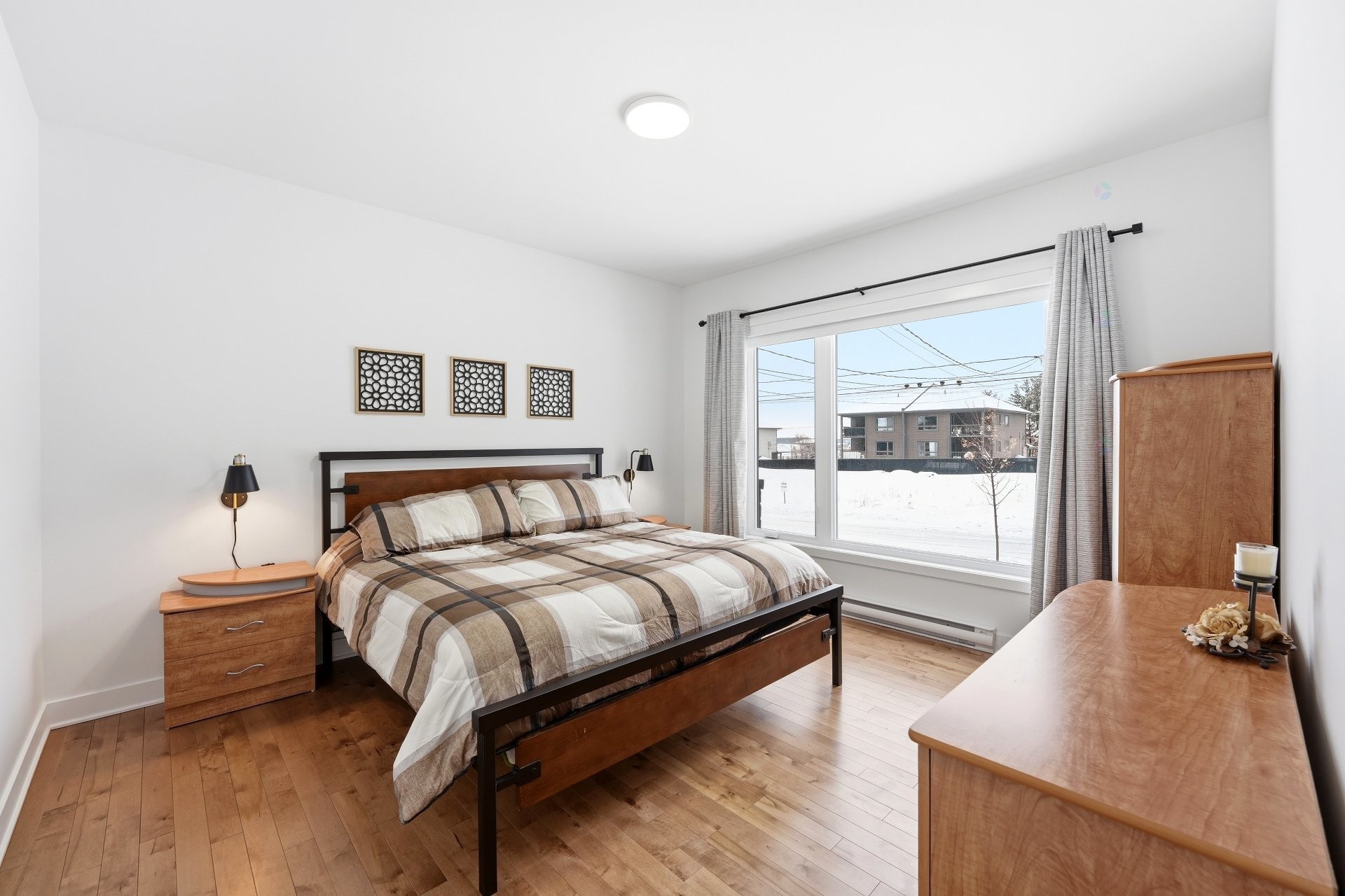 









3865


Rue Léon-Landry

,
Sainte-Julienne,




QC
J0K2T0

