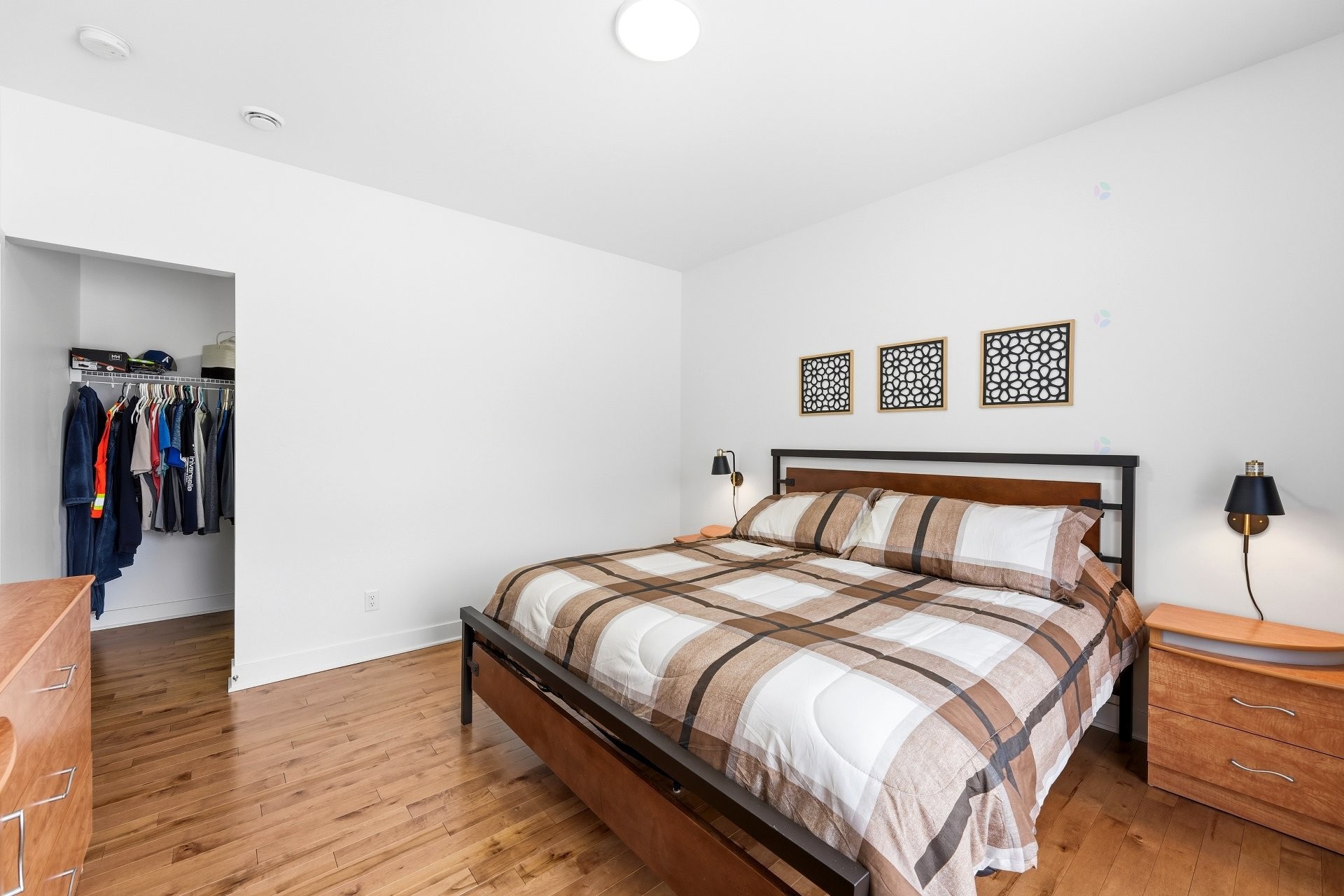 









3865


Rue Léon-Landry

,
Sainte-Julienne,




QC
J0K2T0

