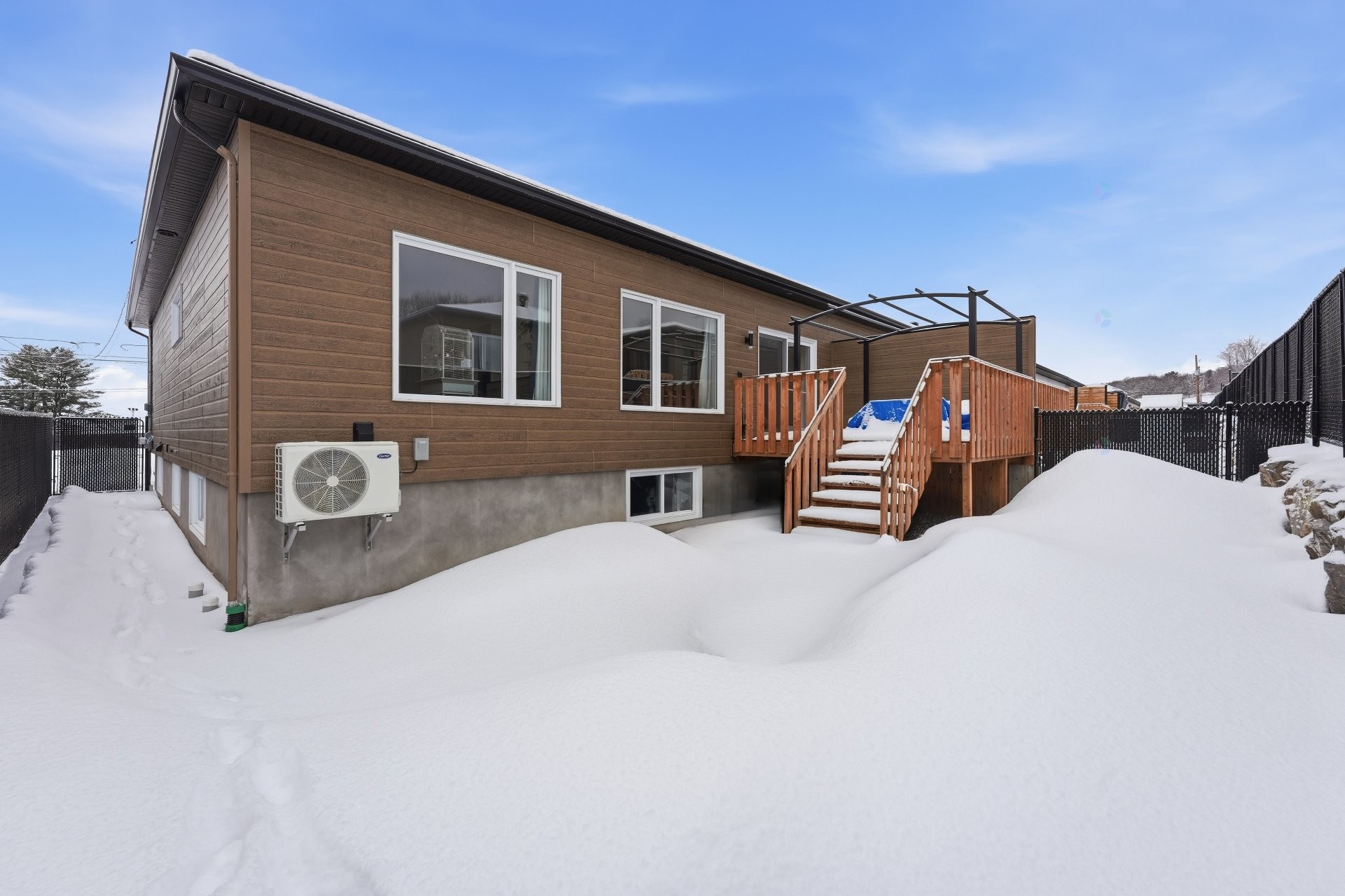 









3865


Rue Léon-Landry

,
Sainte-Julienne,




QC
J0K2T0


