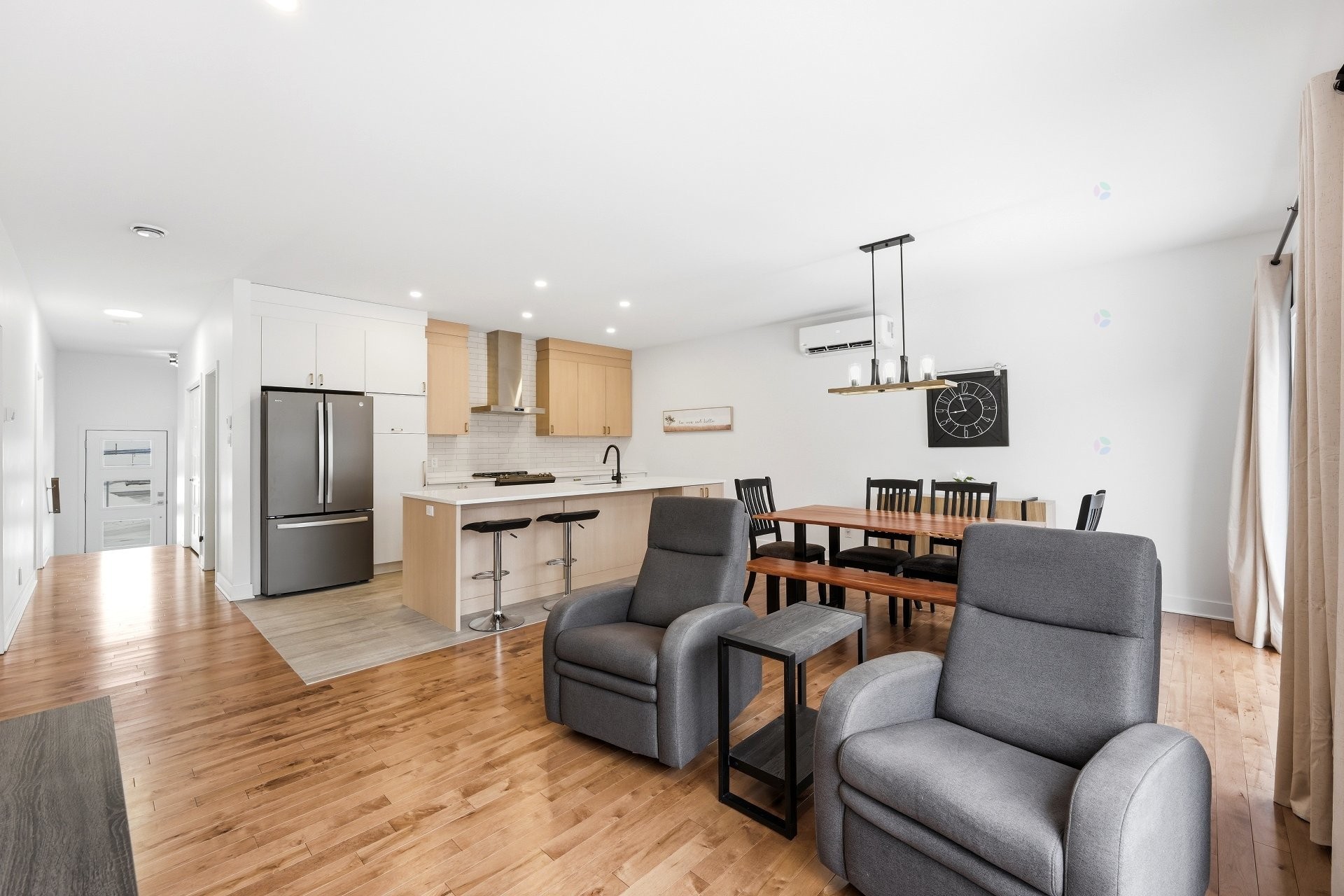 









3865


Rue Léon-Landry

,
Sainte-Julienne,




QC
J0K2T0

