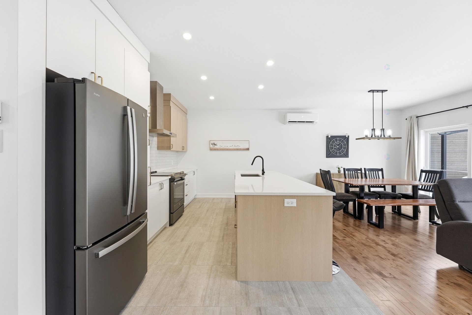 









3865


Rue Léon-Landry

,
Sainte-Julienne,




QC
J0K2T0

