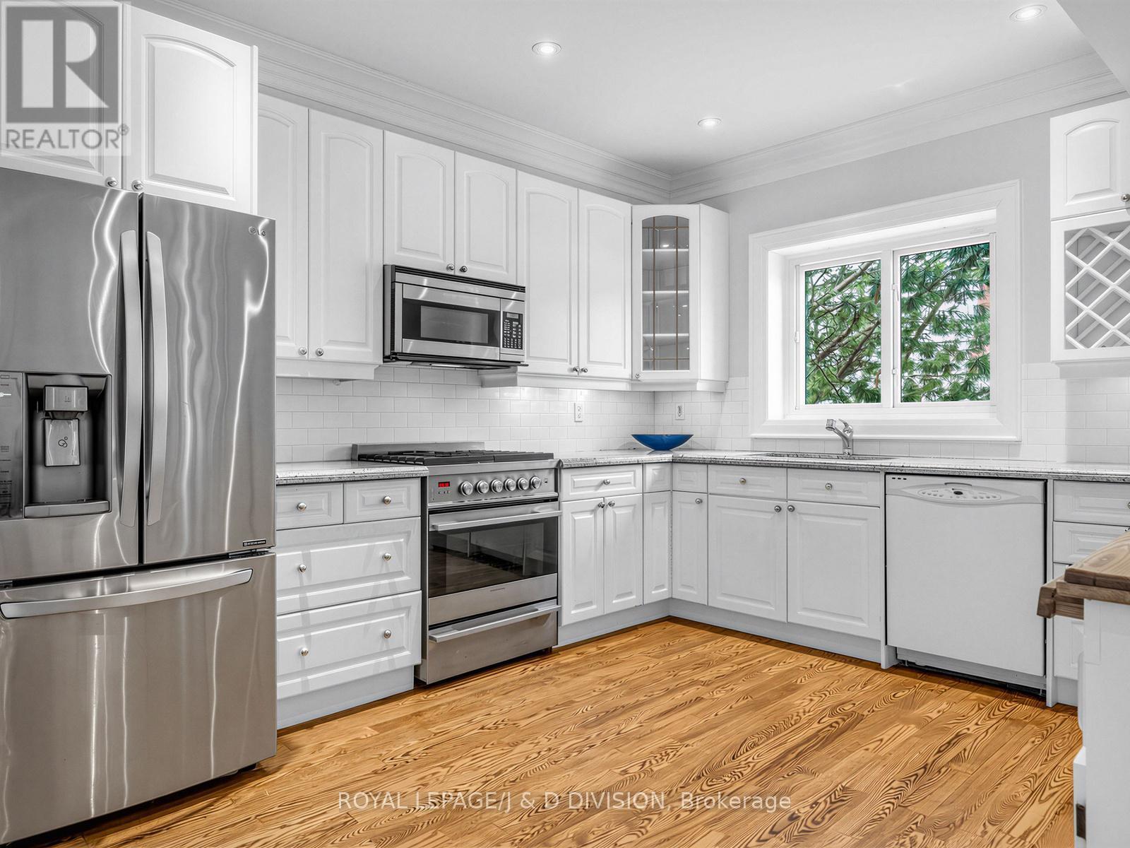 












112 ROSE PARK DRIVE

,
Toronto,




Ontario
M4T1R5

