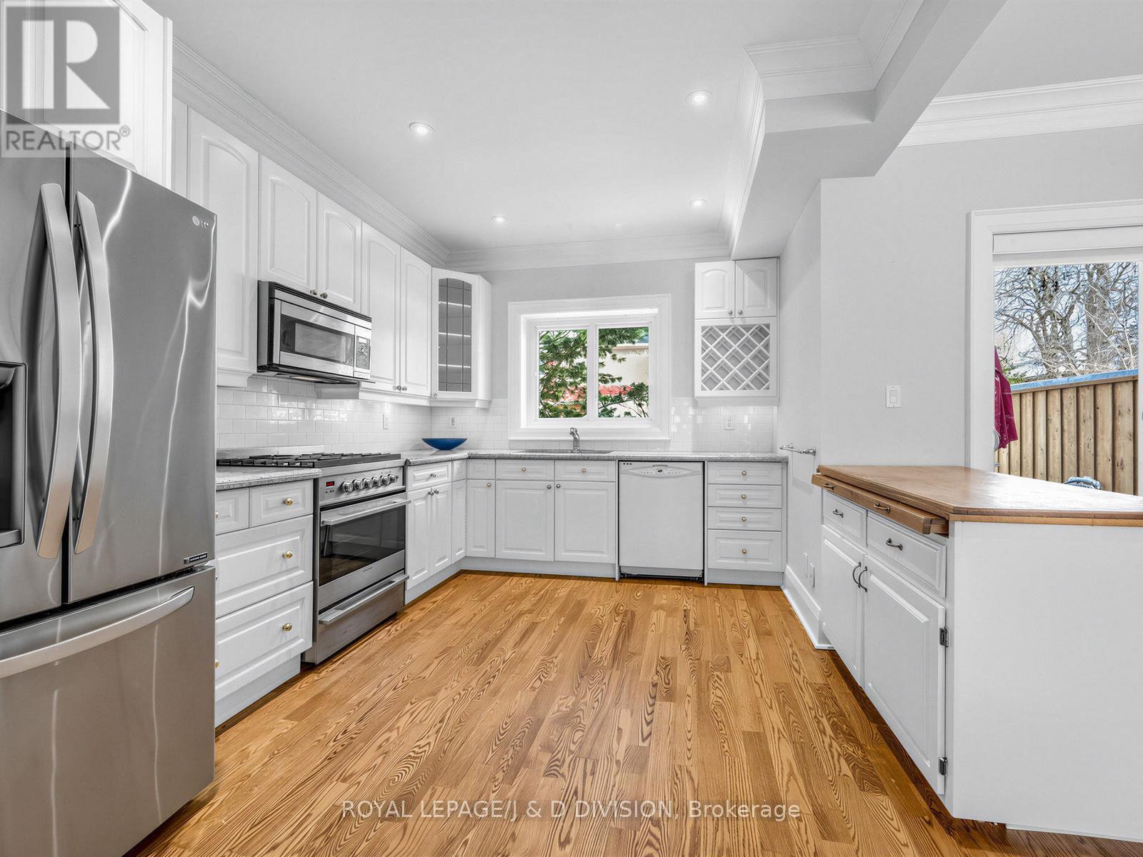 












112 ROSE PARK DRIVE

,
Toronto,




Ontario
M4T1R5

