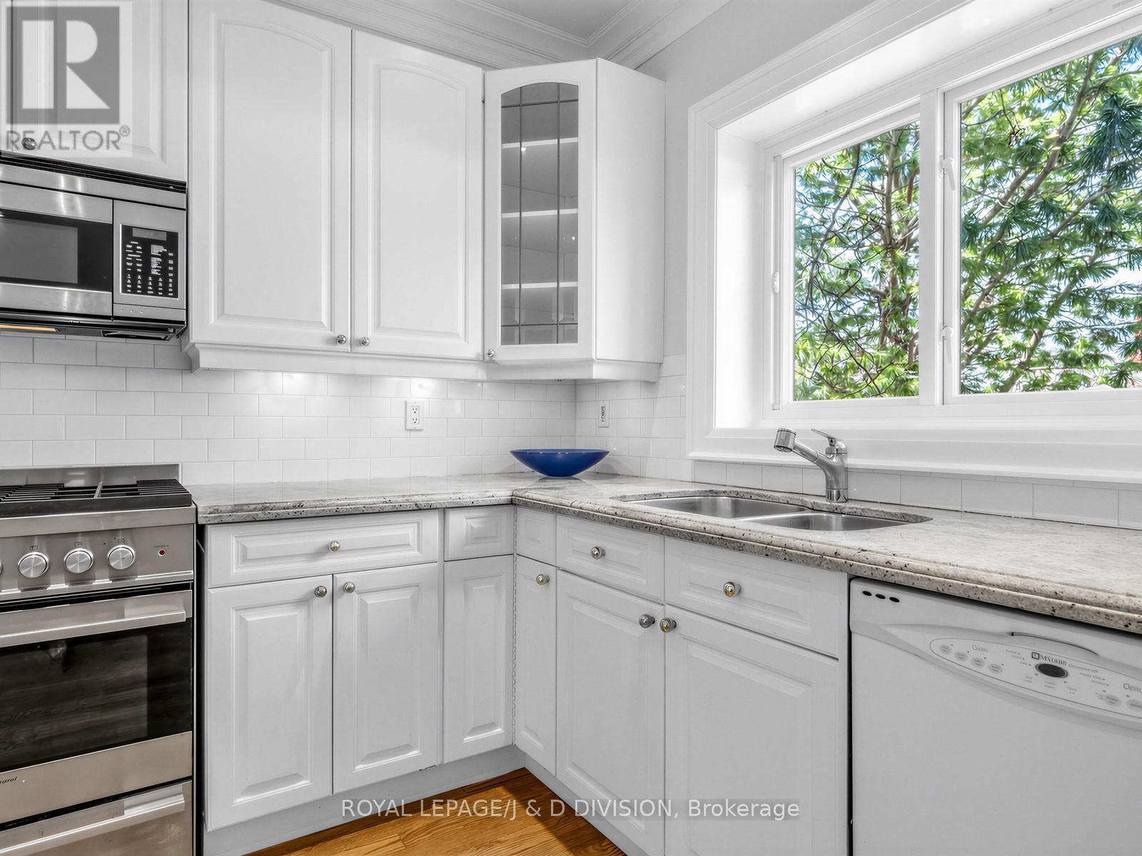 












112 ROSE PARK DRIVE

,
Toronto,




Ontario
M4T1R5

