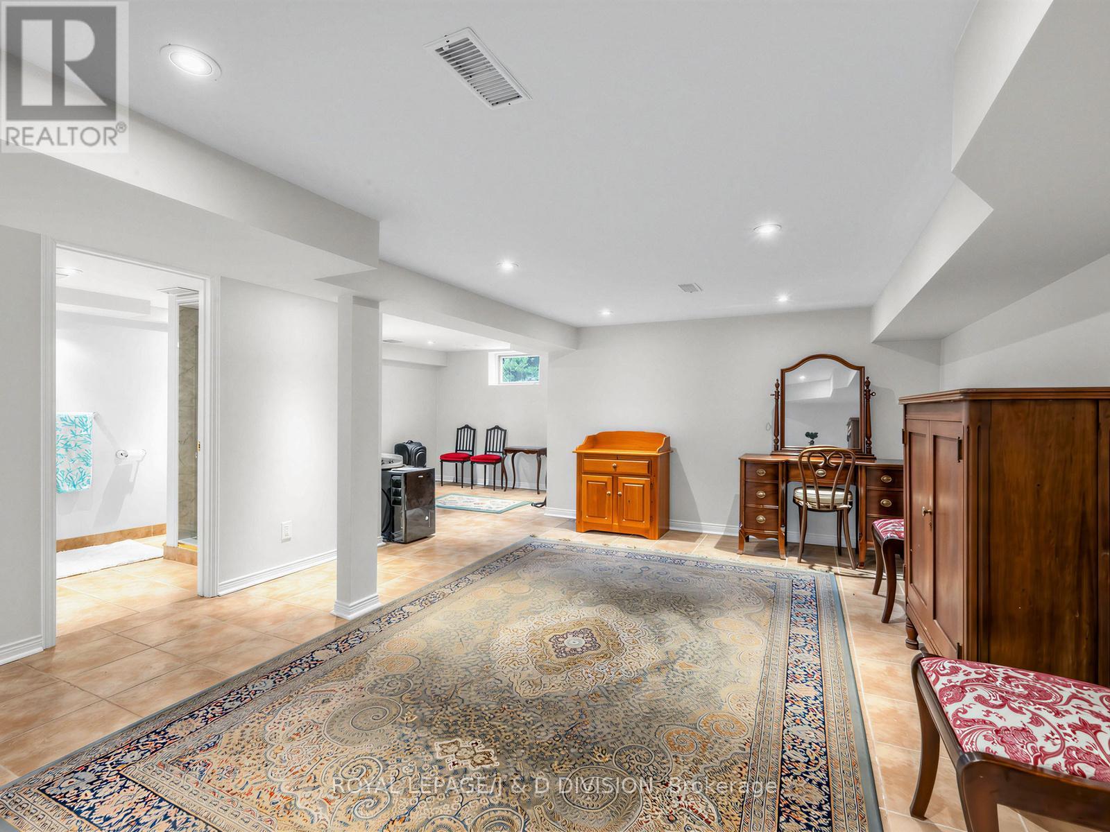 












112 ROSE PARK DRIVE

,
Toronto,




Ontario
M4T1R5

