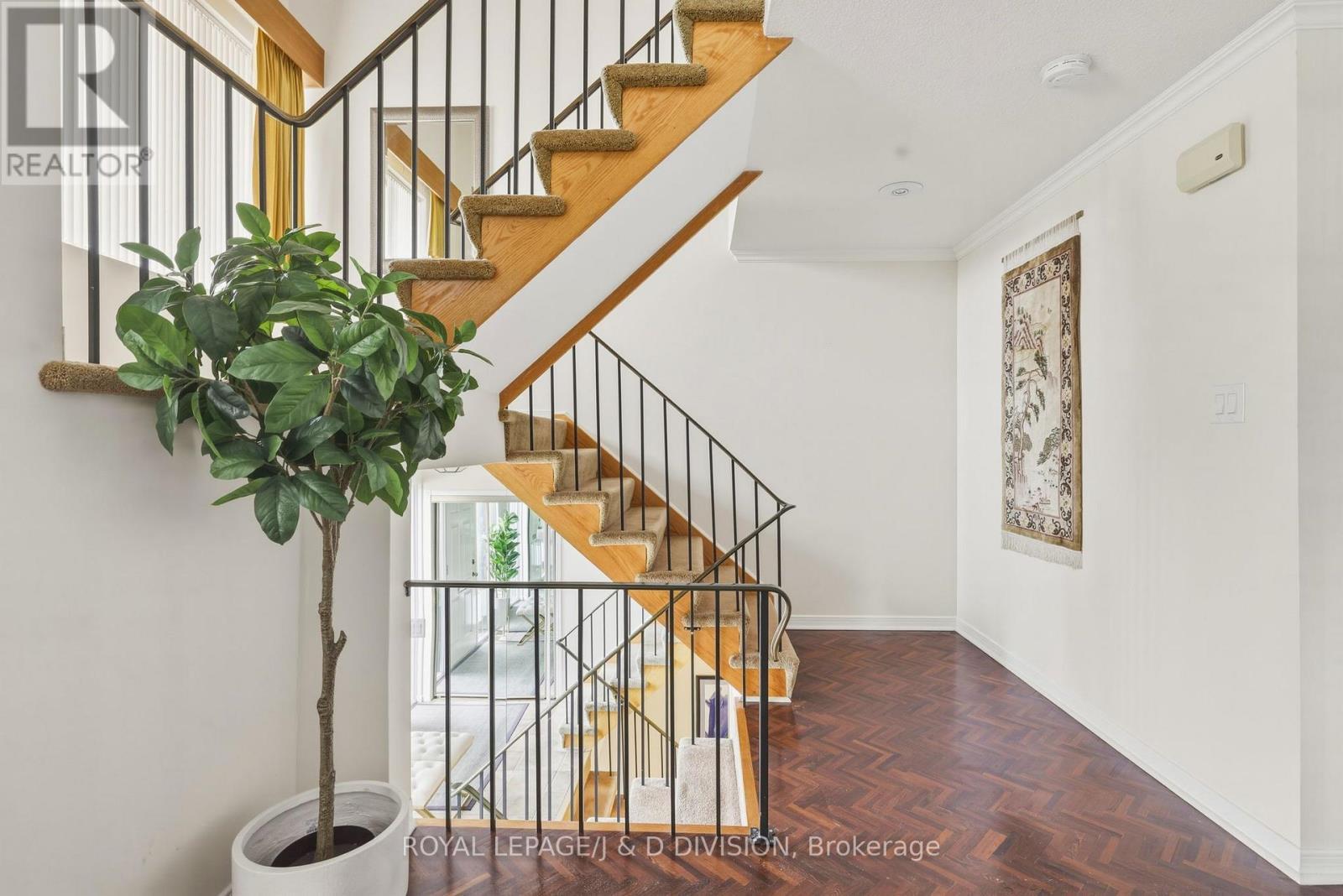 












122 CORTLEIGH BOULEVARD

,
Toronto,




Ontario
M4R1K6

