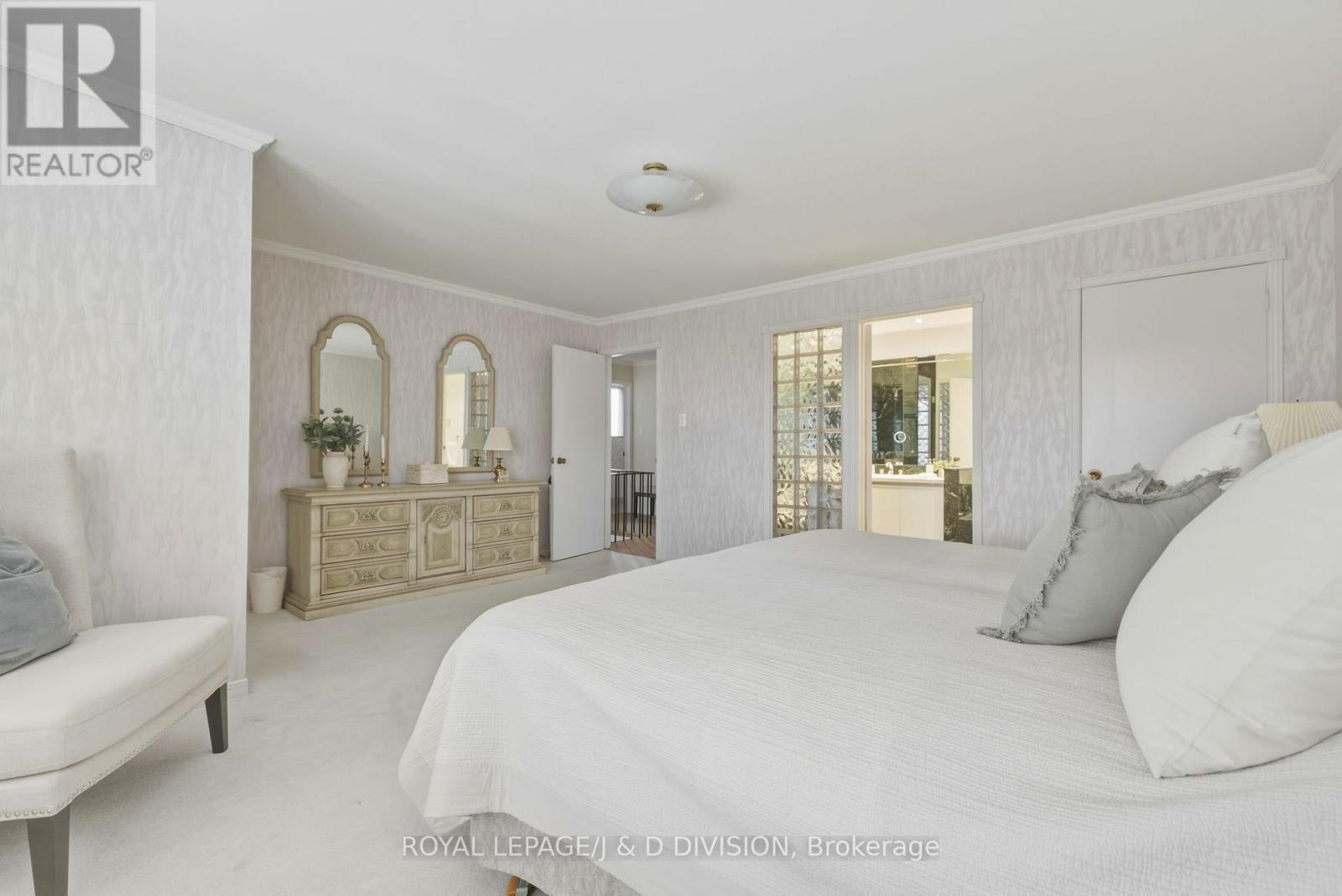 












122 CORTLEIGH BOULEVARD

,
Toronto,




Ontario
M4R1K6

