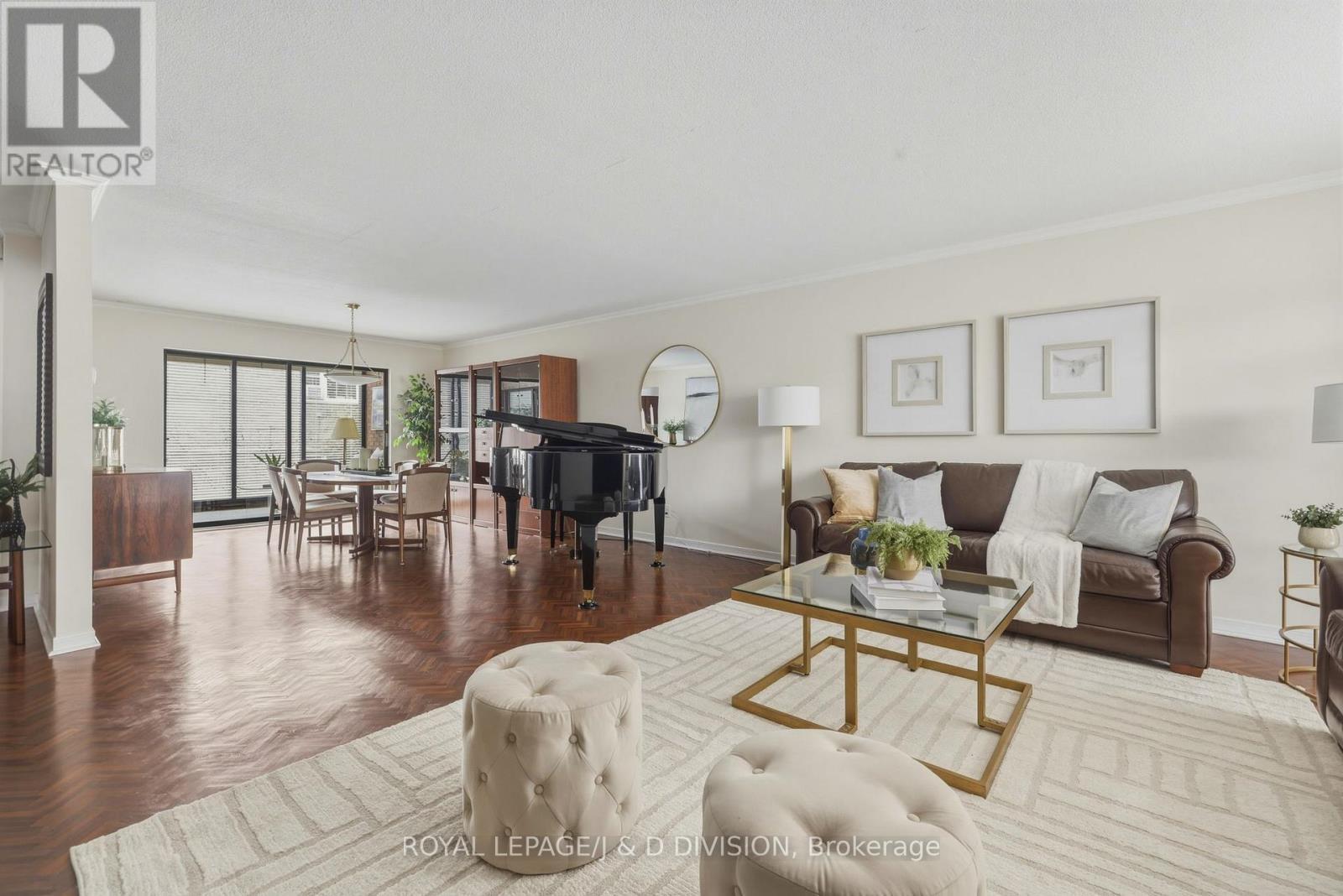 












122 CORTLEIGH BOULEVARD

,
Toronto,




Ontario
M4R1K6

