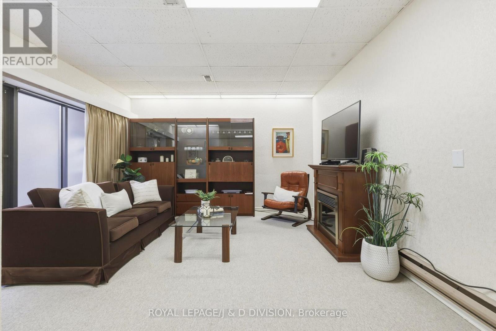 












122 CORTLEIGH BOULEVARD

,
Toronto,




Ontario
M4R1K6

