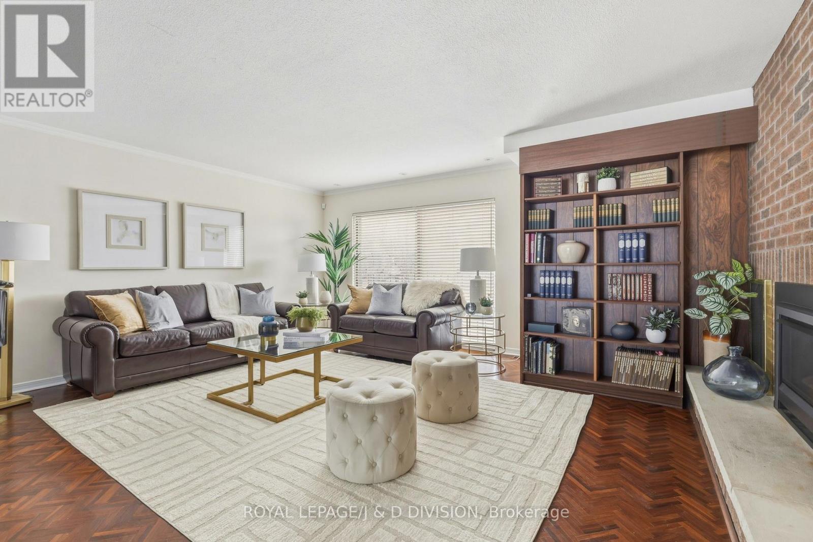 












122 CORTLEIGH BOULEVARD

,
Toronto,




Ontario
M4R1K6

