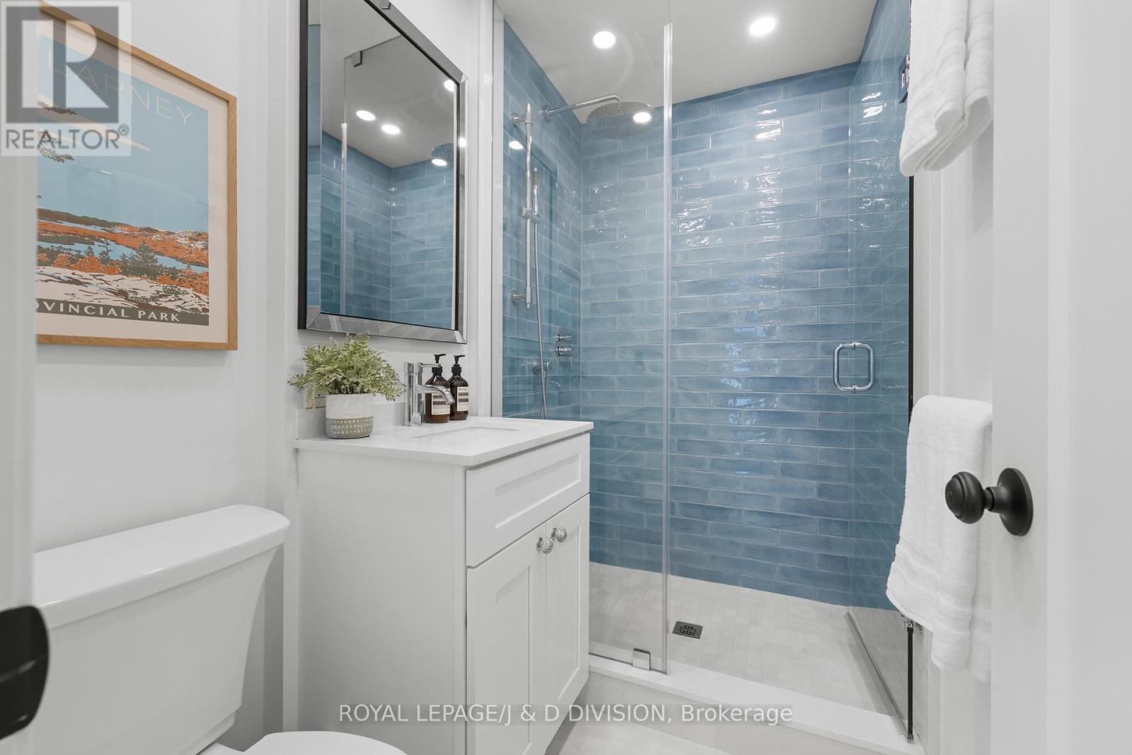 












28 ARGYLE STREET

,
Toronto,




Ontario
M6J1N4

