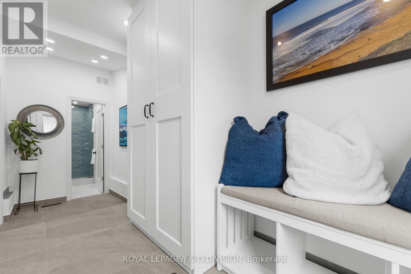 












28 ARGYLE STREET

,
Toronto,




Ontario
M6J1N4

