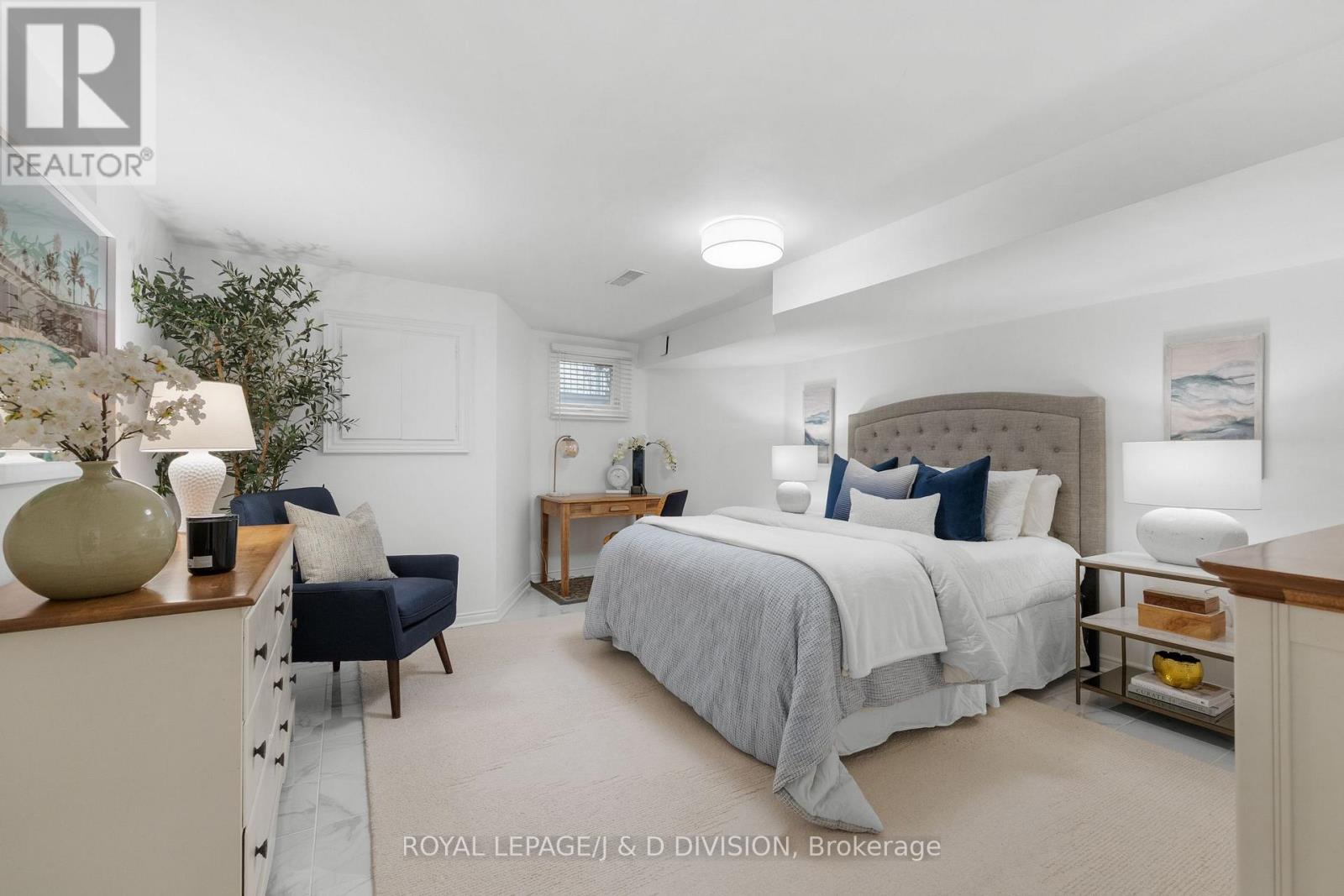 












28 ARGYLE STREET

,
Toronto,




Ontario
M6J1N4

