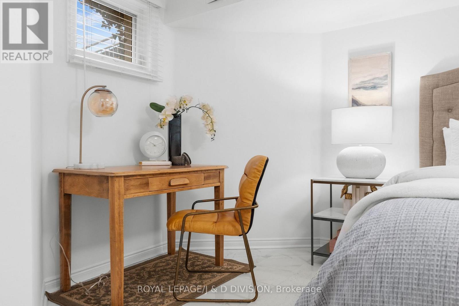 












28 ARGYLE STREET

,
Toronto,




Ontario
M6J1N4

